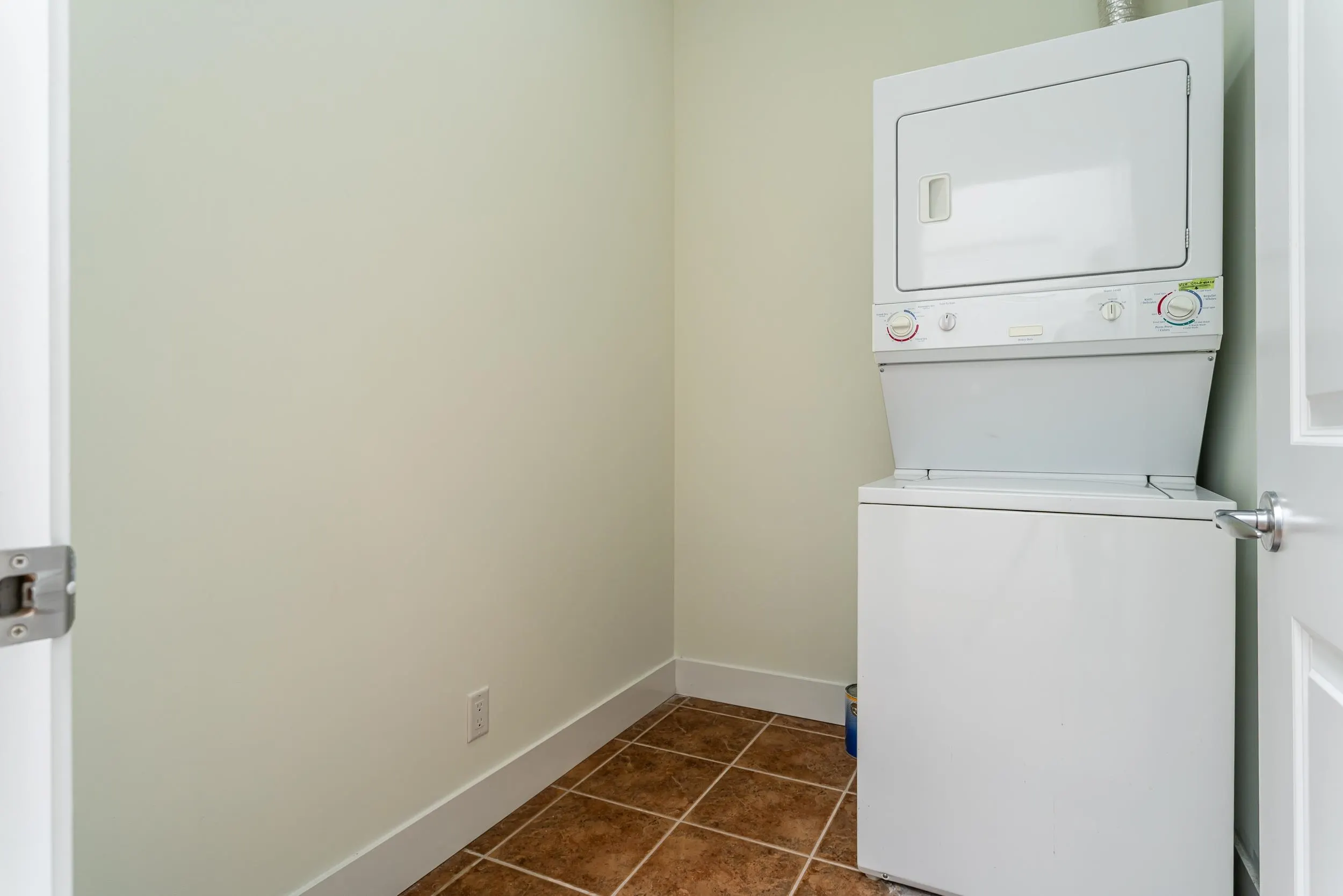 411 2632 Pauline Street