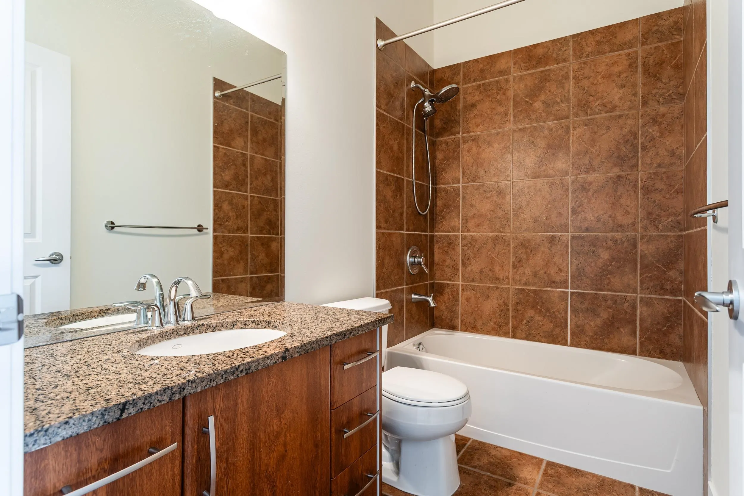 411 2632 Pauline Street