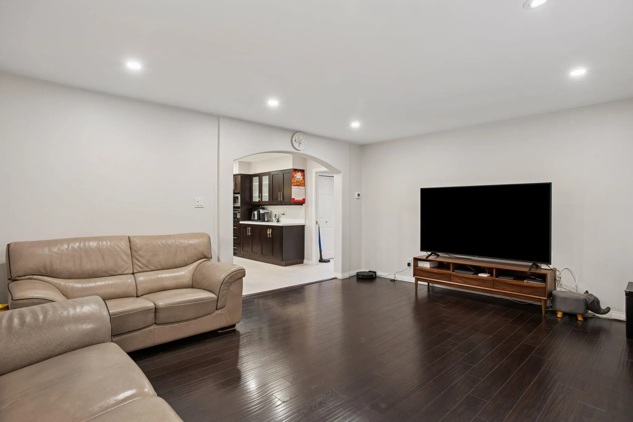 6080 Granville Avenue