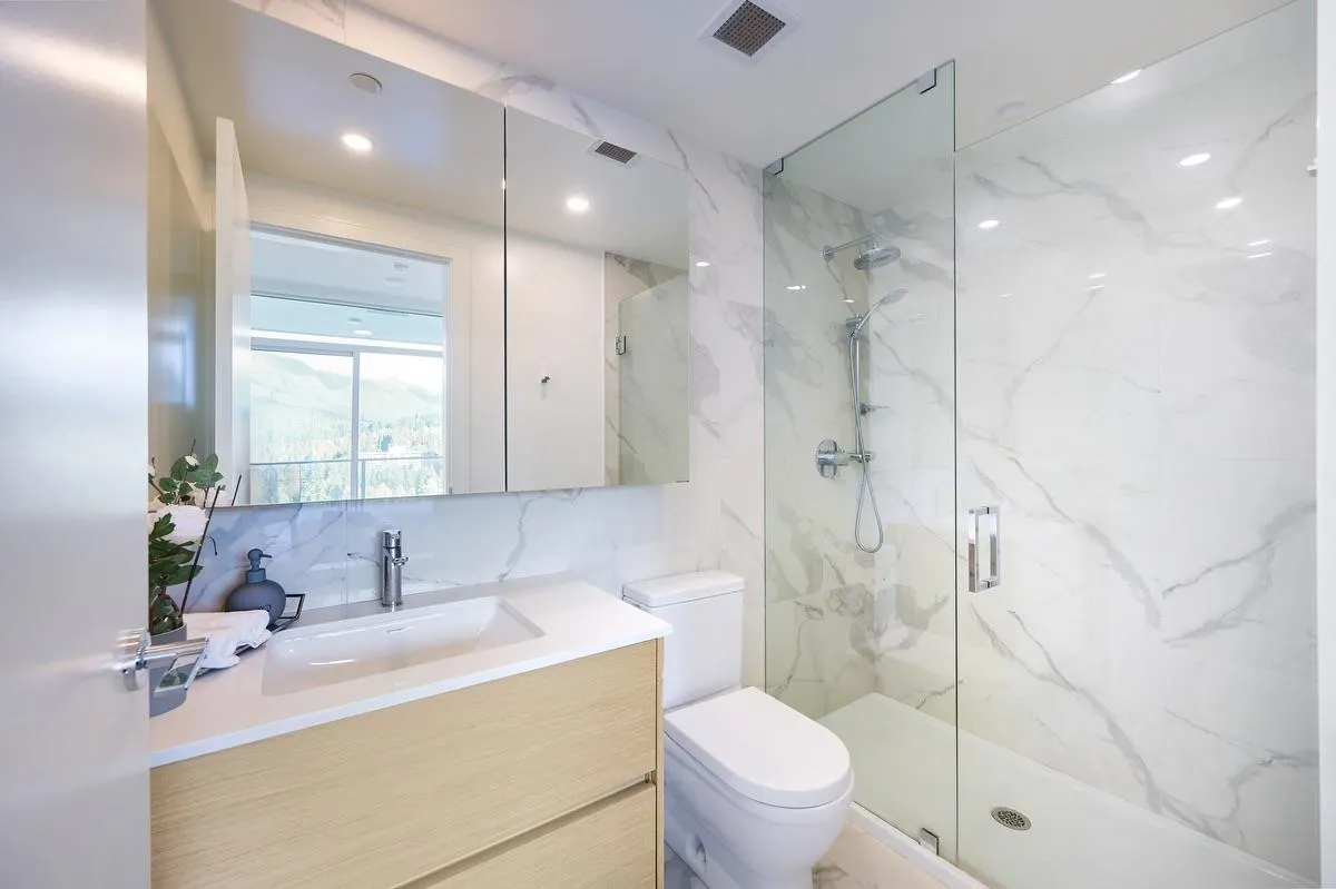 2002 200 Klahanie Court