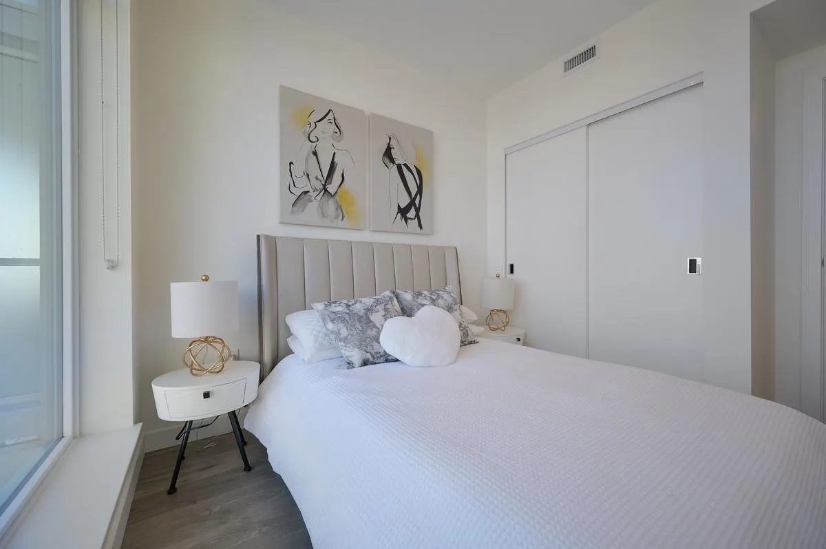 2002 200 Klahanie Court