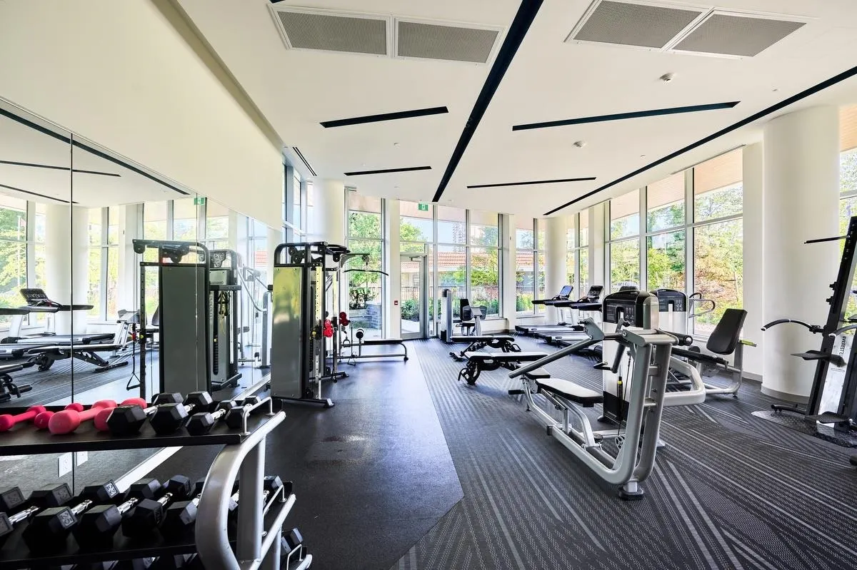 2002 200 Klahanie Court