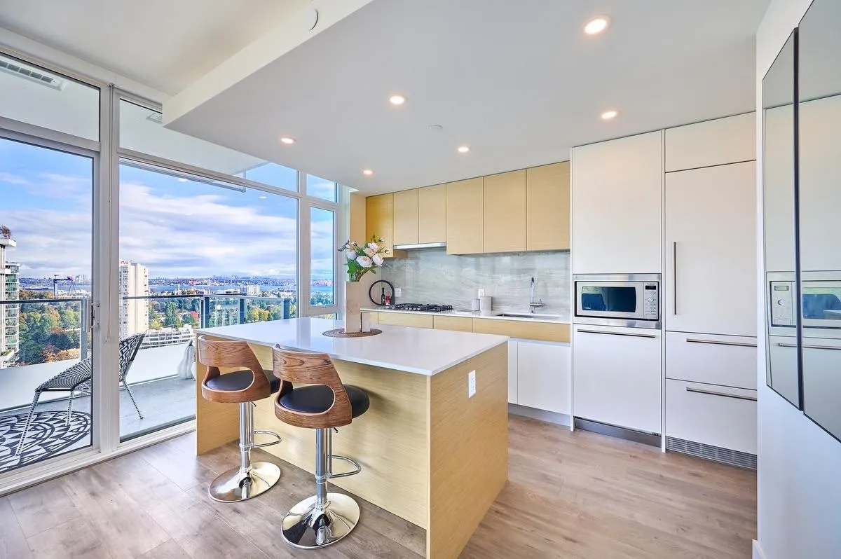 2002 200 Klahanie Court