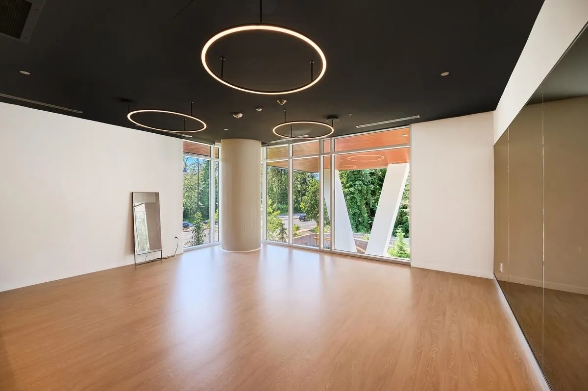 2002 200 Klahanie Court