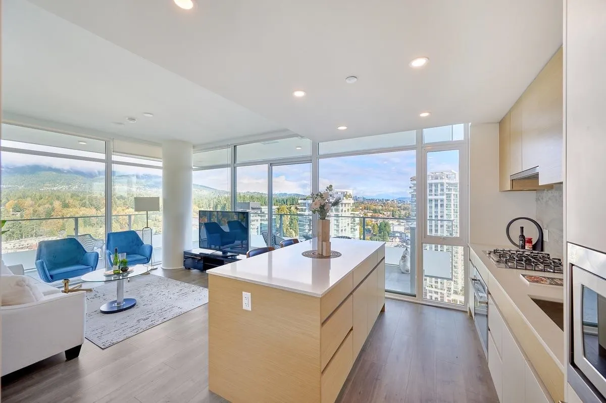 2002 200 Klahanie Court