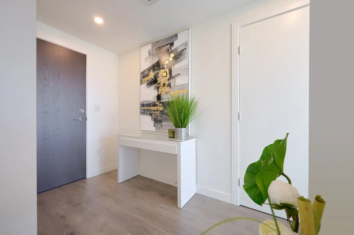 2002 200 Klahanie Court