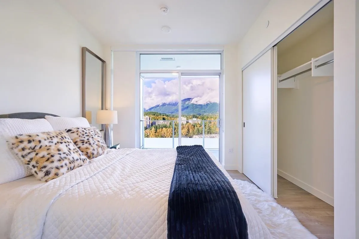 2002 200 Klahanie Court