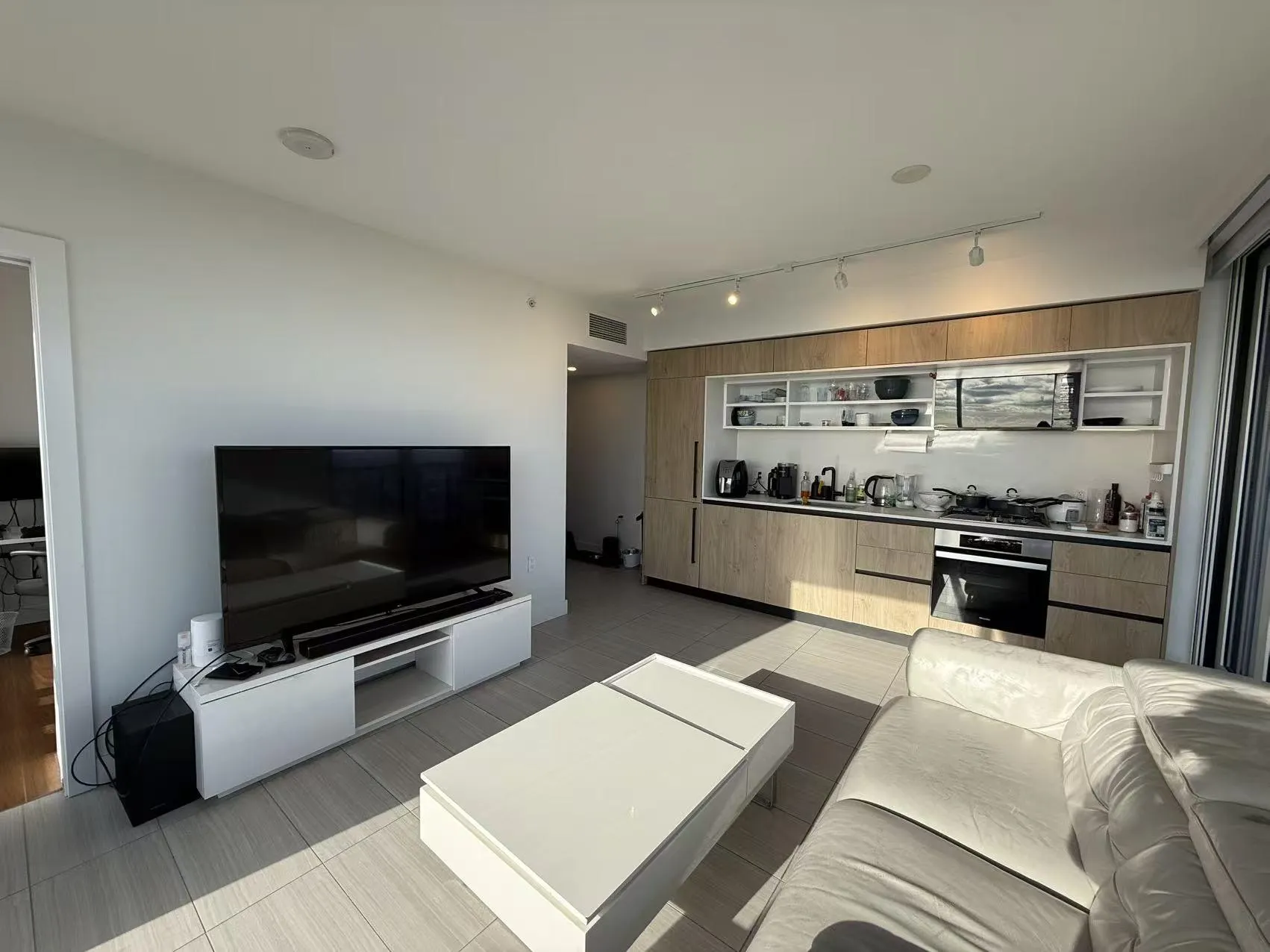 2106 5058 Joyce Street