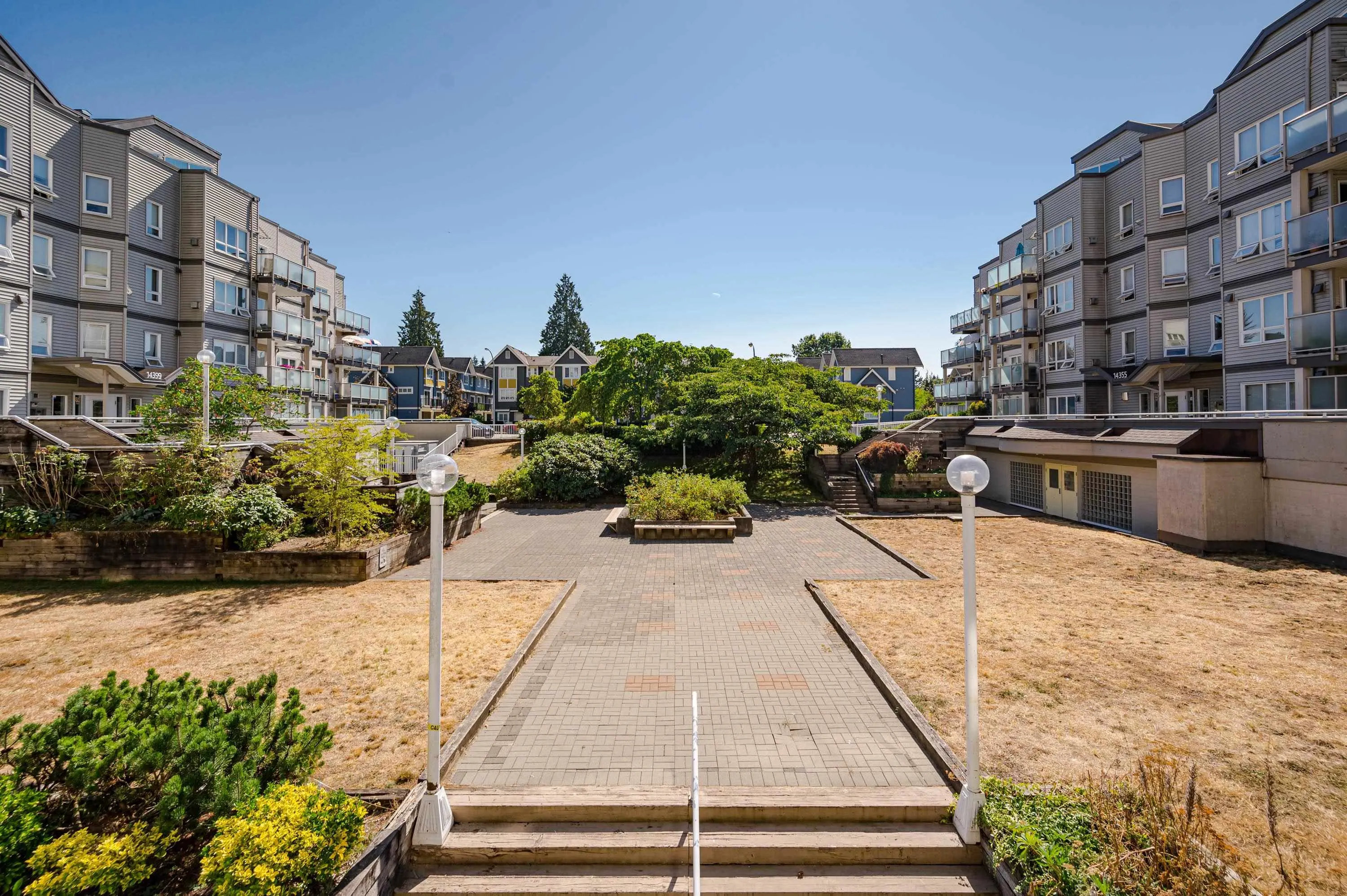 415 14377 103 Avenue