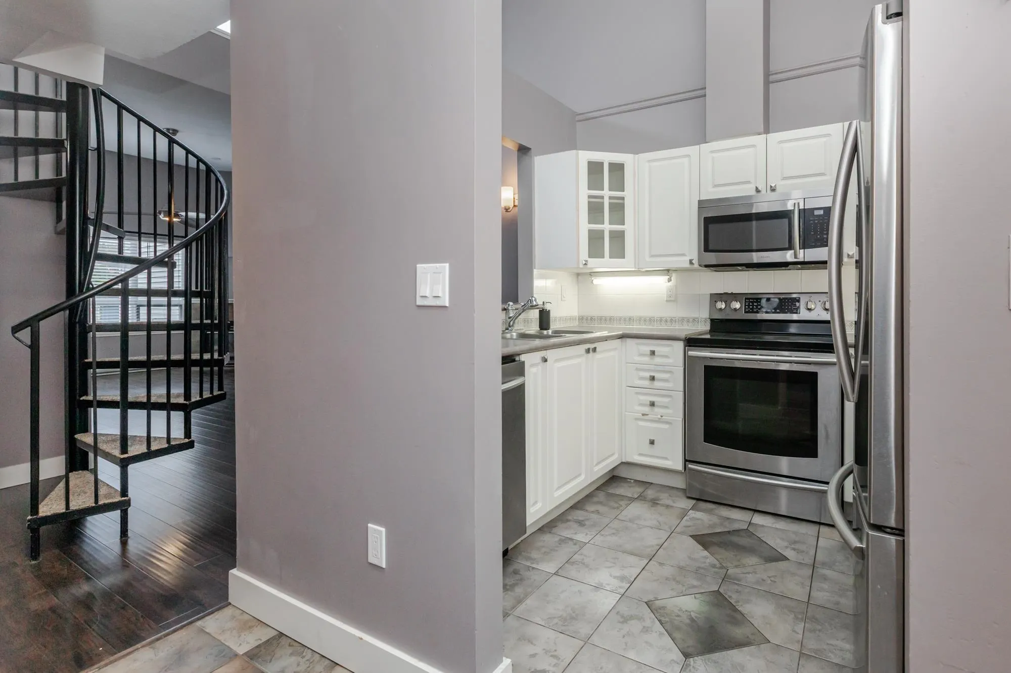 415 14377 103 Avenue