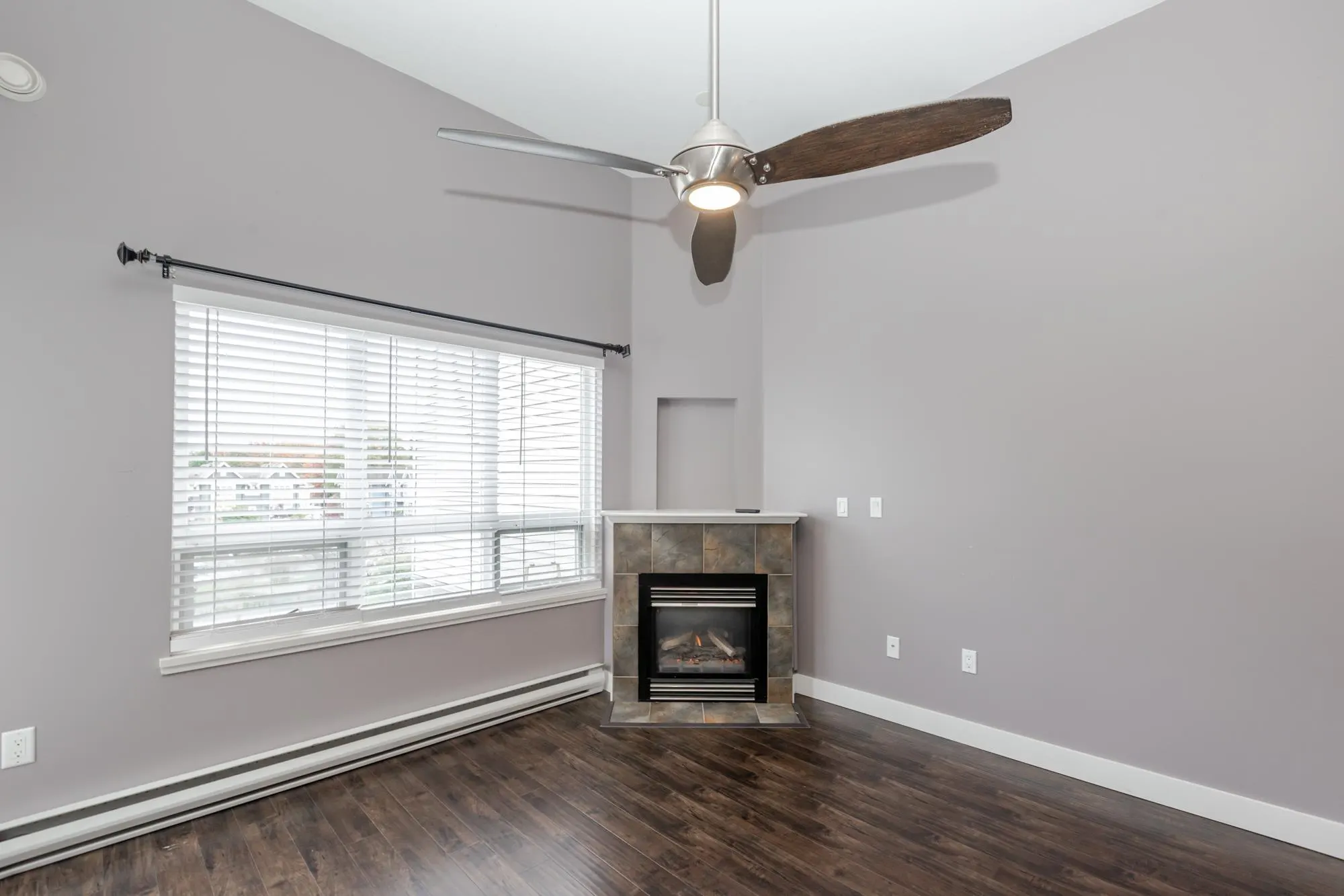 415 14377 103 Avenue