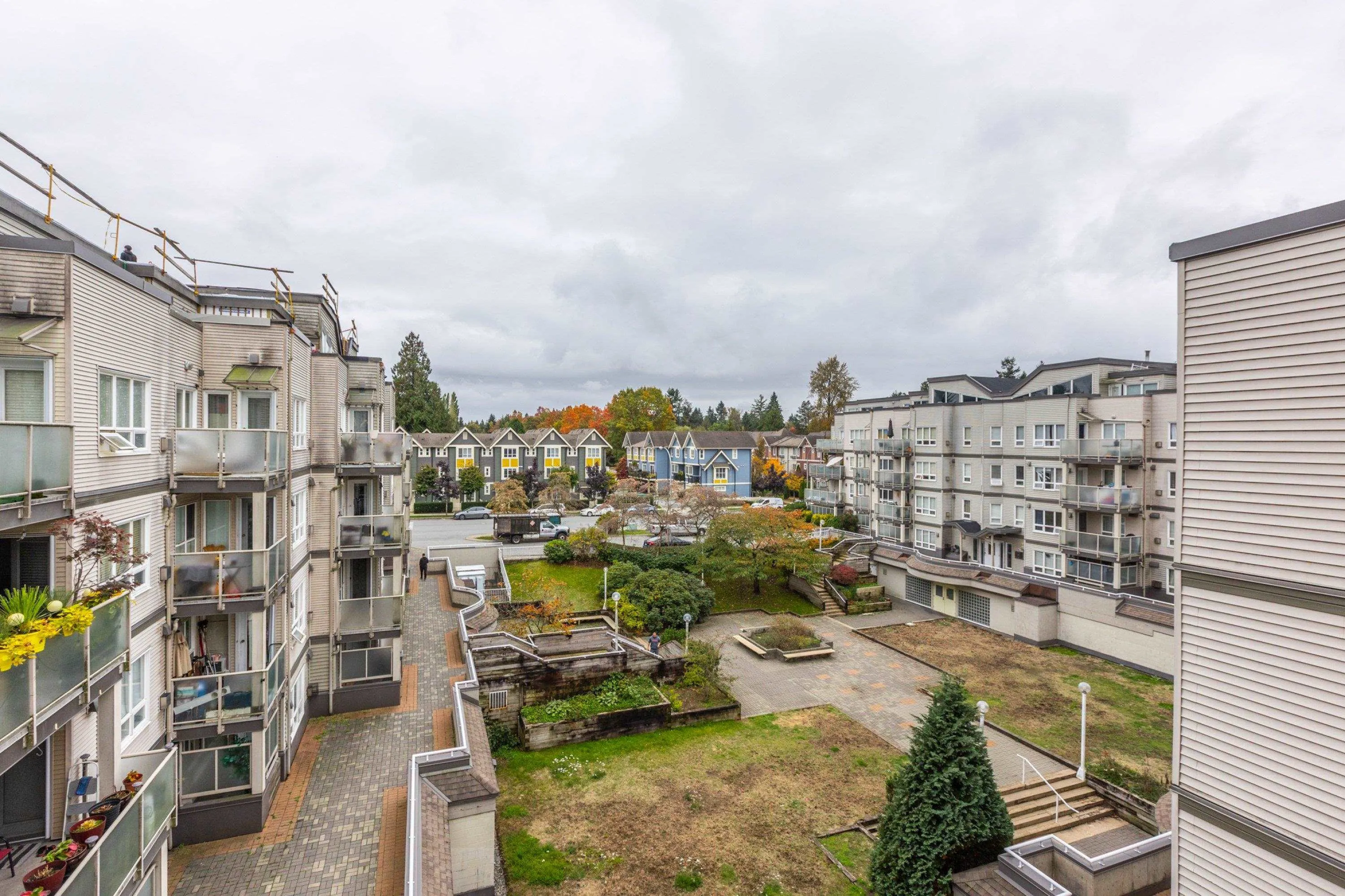 415 14377 103 Avenue