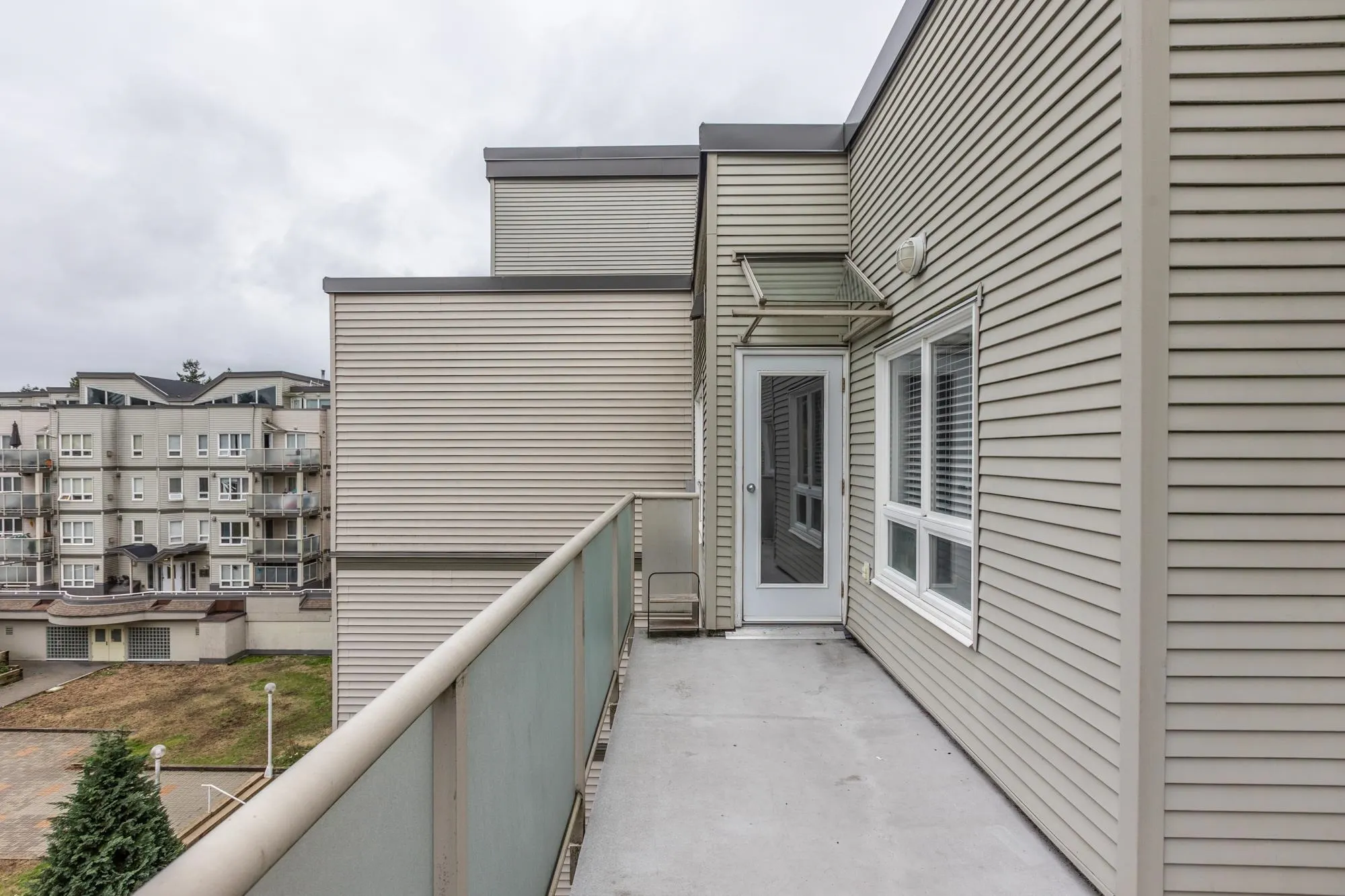 415 14377 103 Avenue