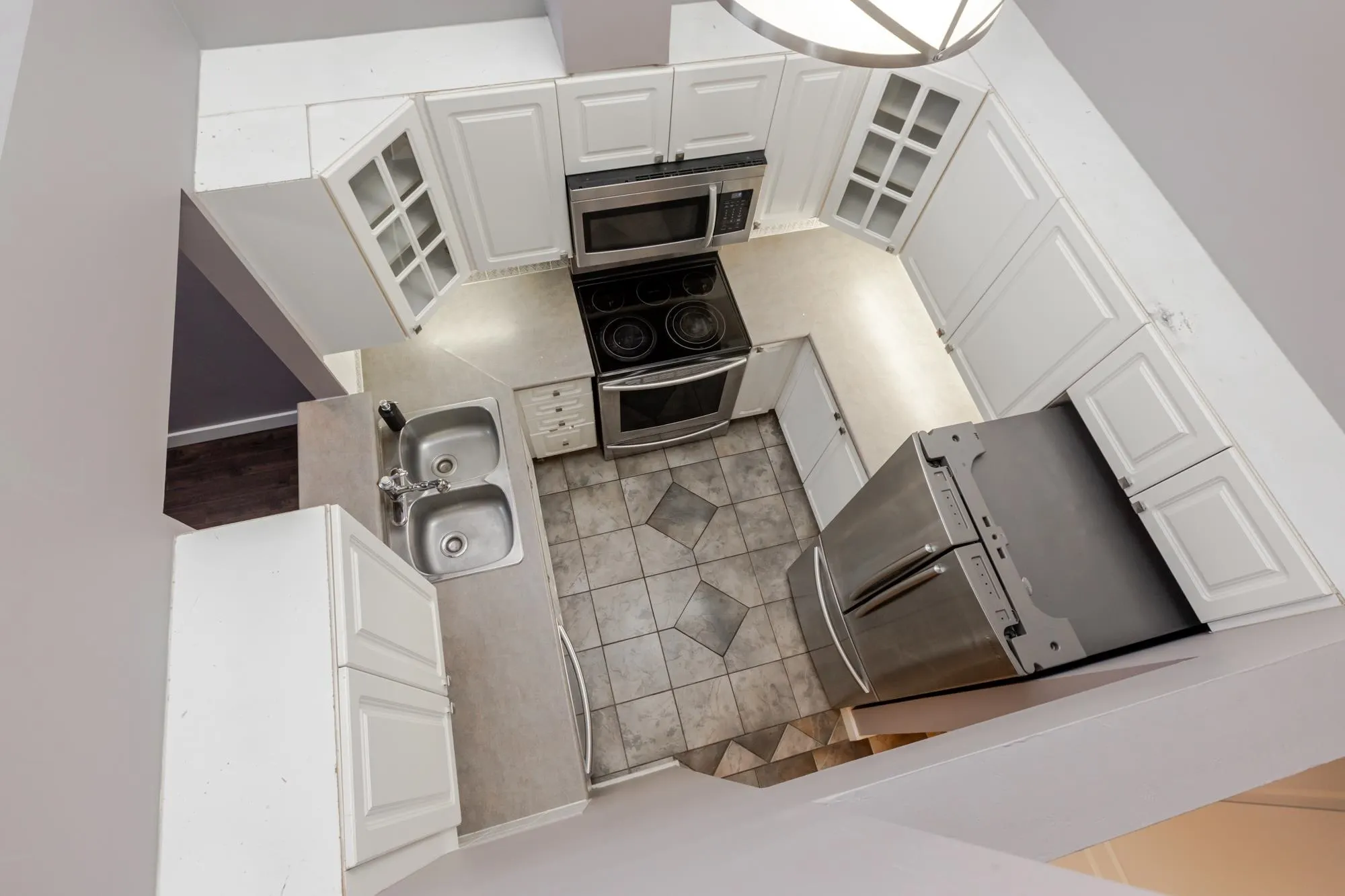 415 14377 103 Avenue