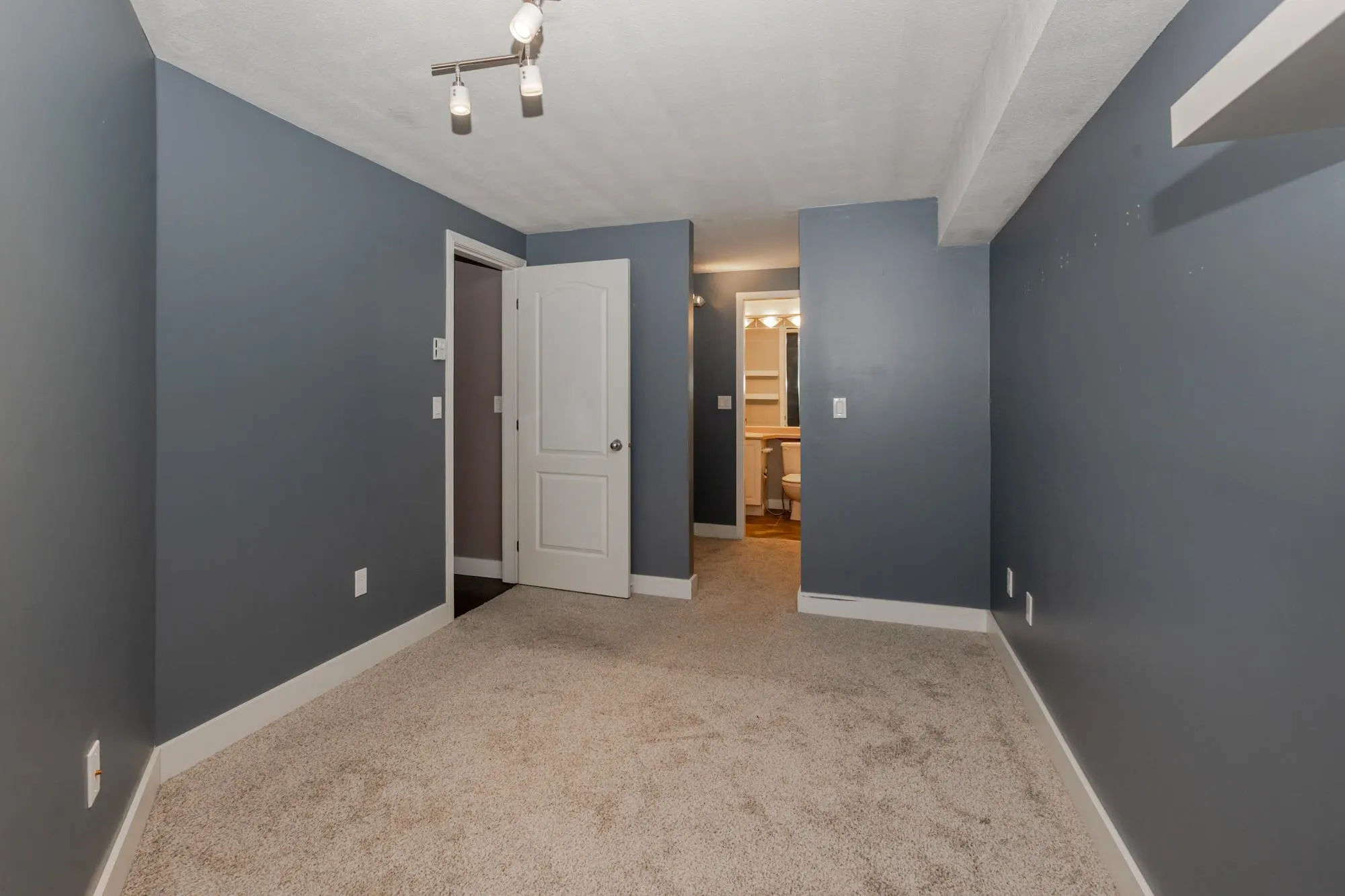 415 14377 103 Avenue