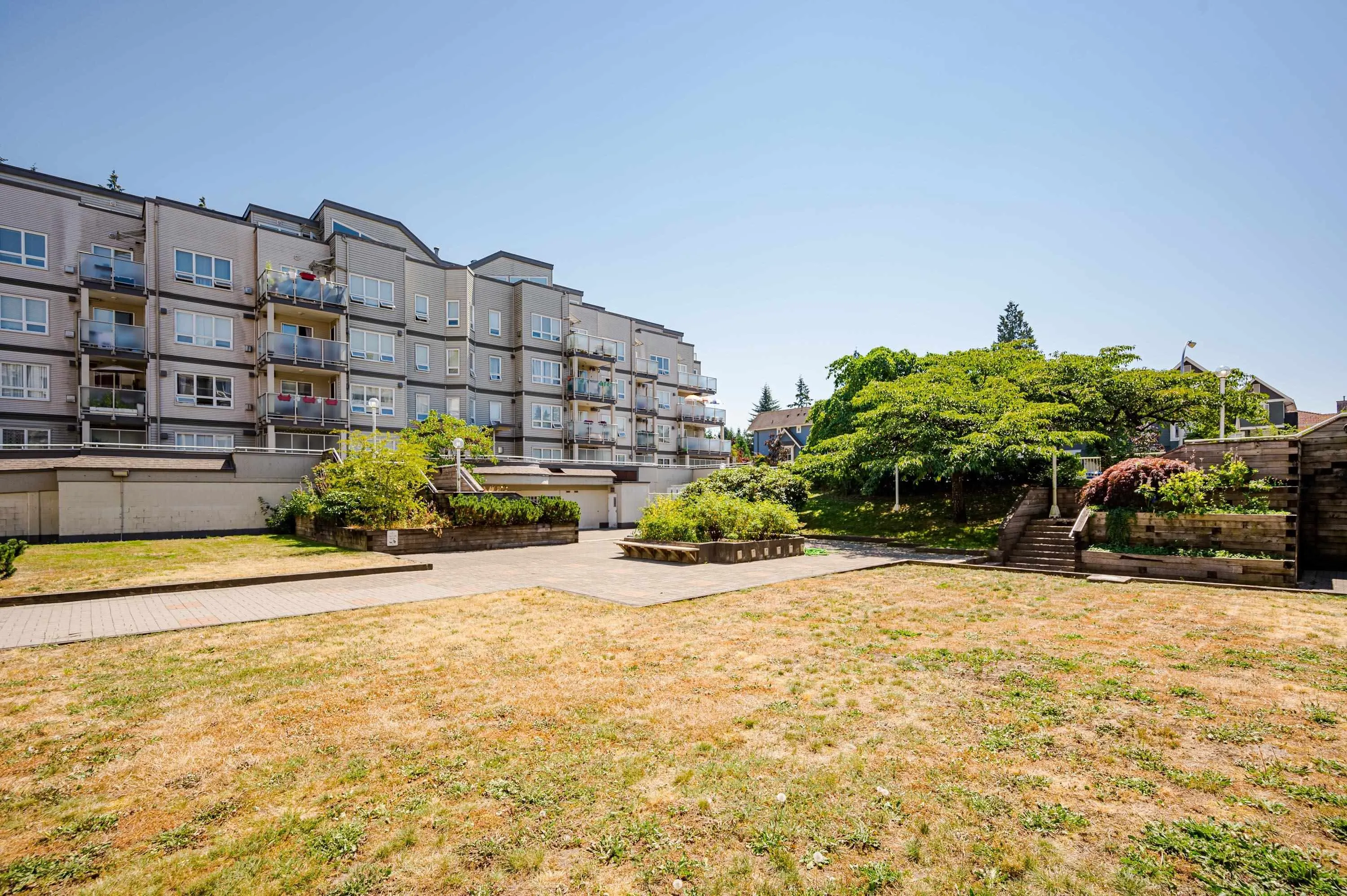 415 14377 103 Avenue