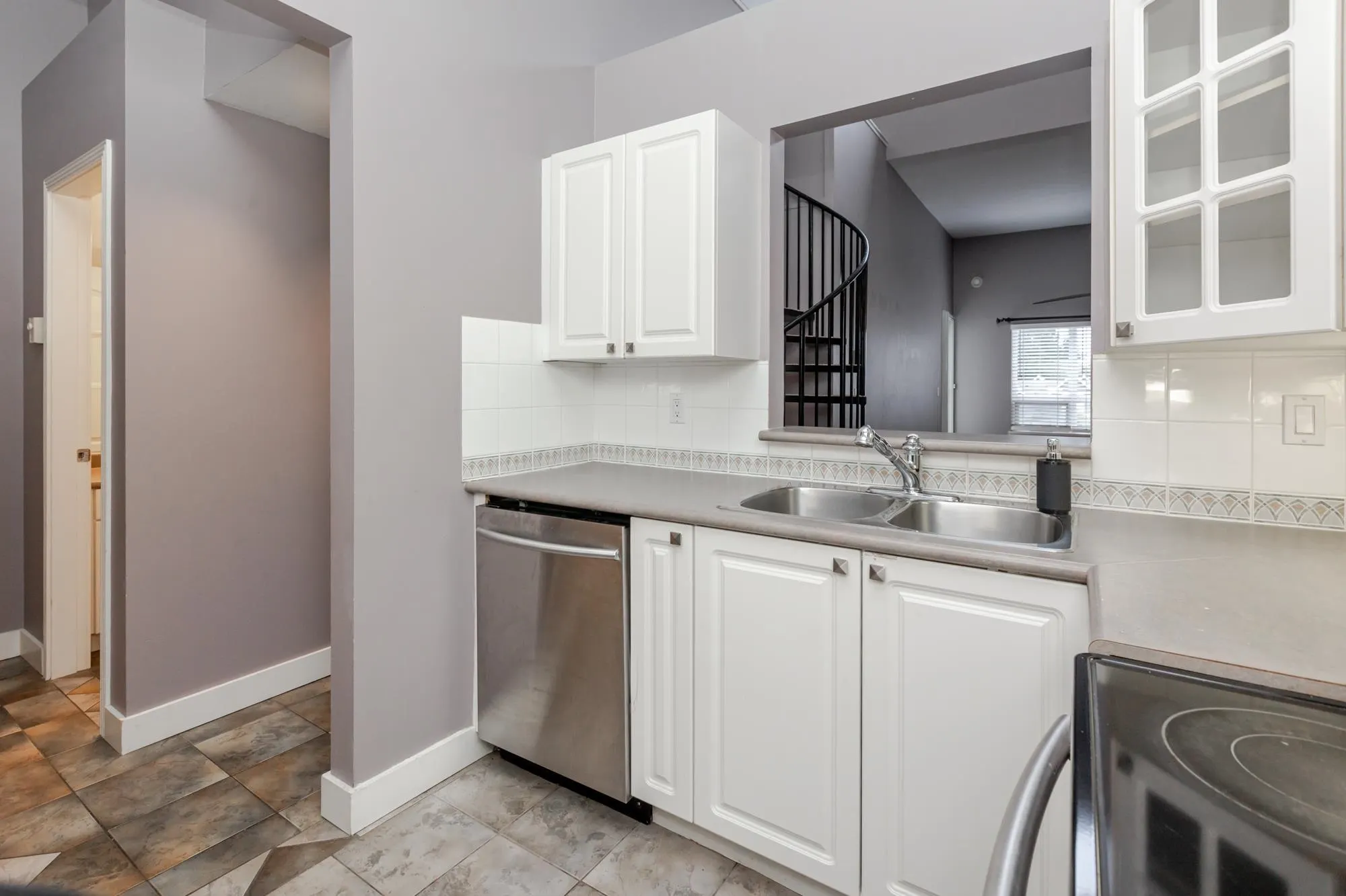 415 14377 103 Avenue