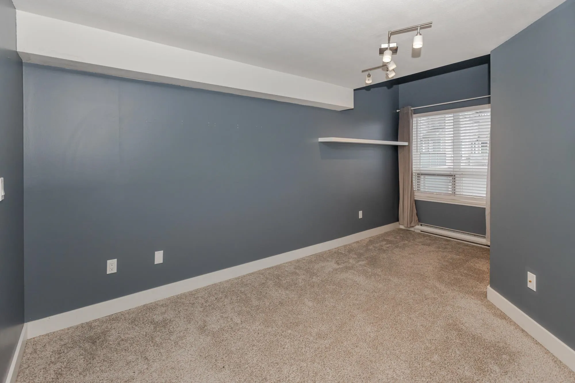 415 14377 103 Avenue