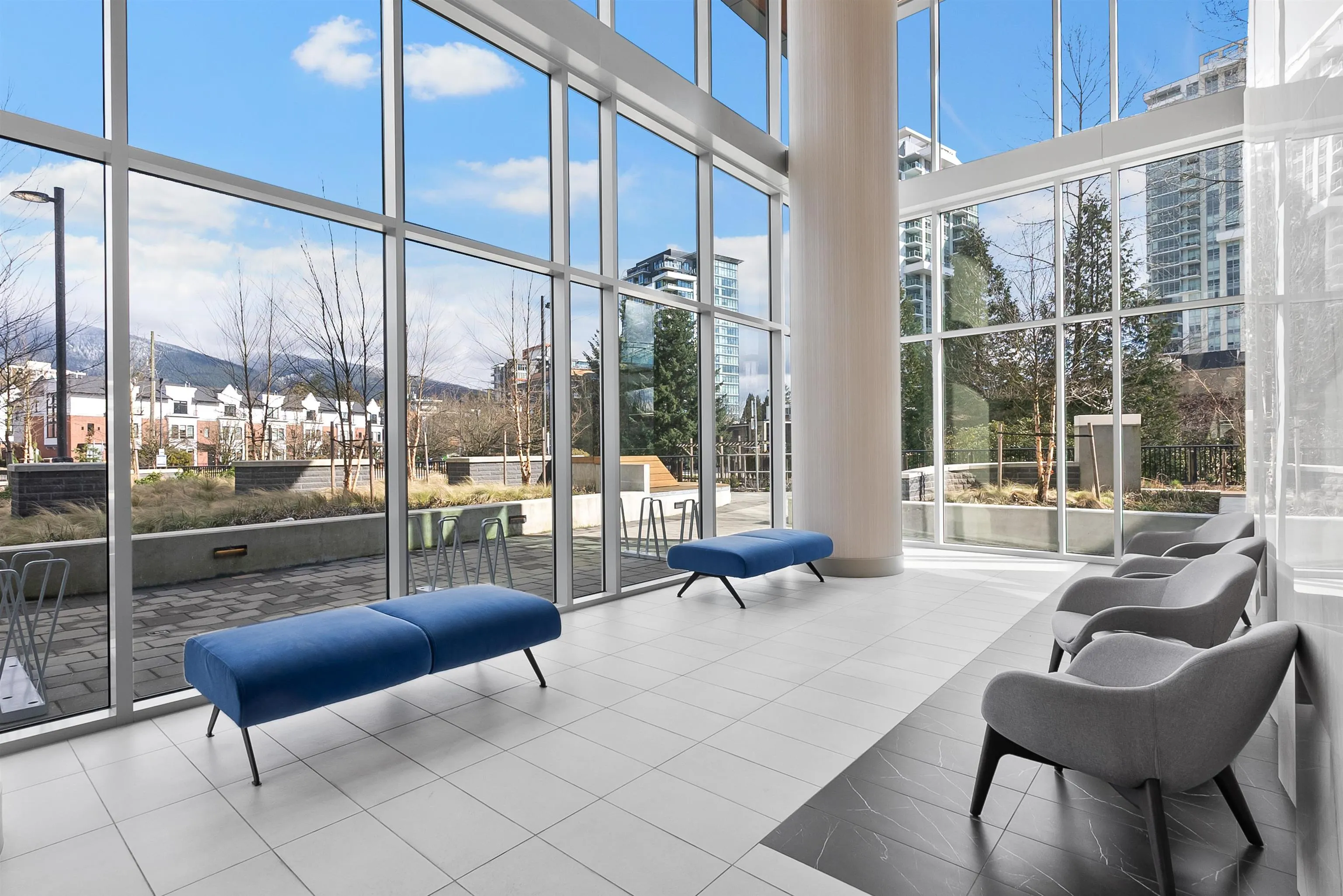 2208 200 Klahanie Court