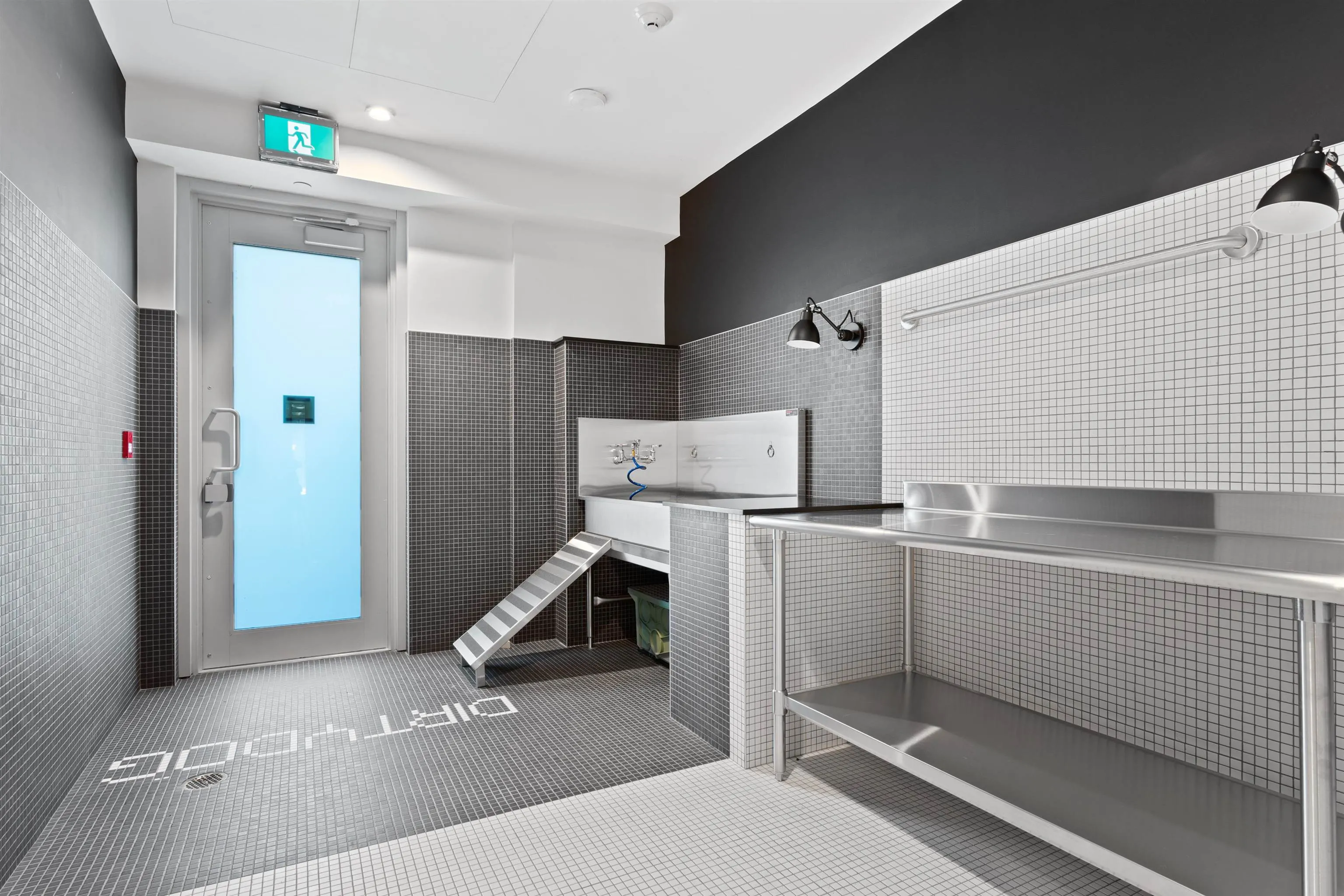 2208 200 Klahanie Court