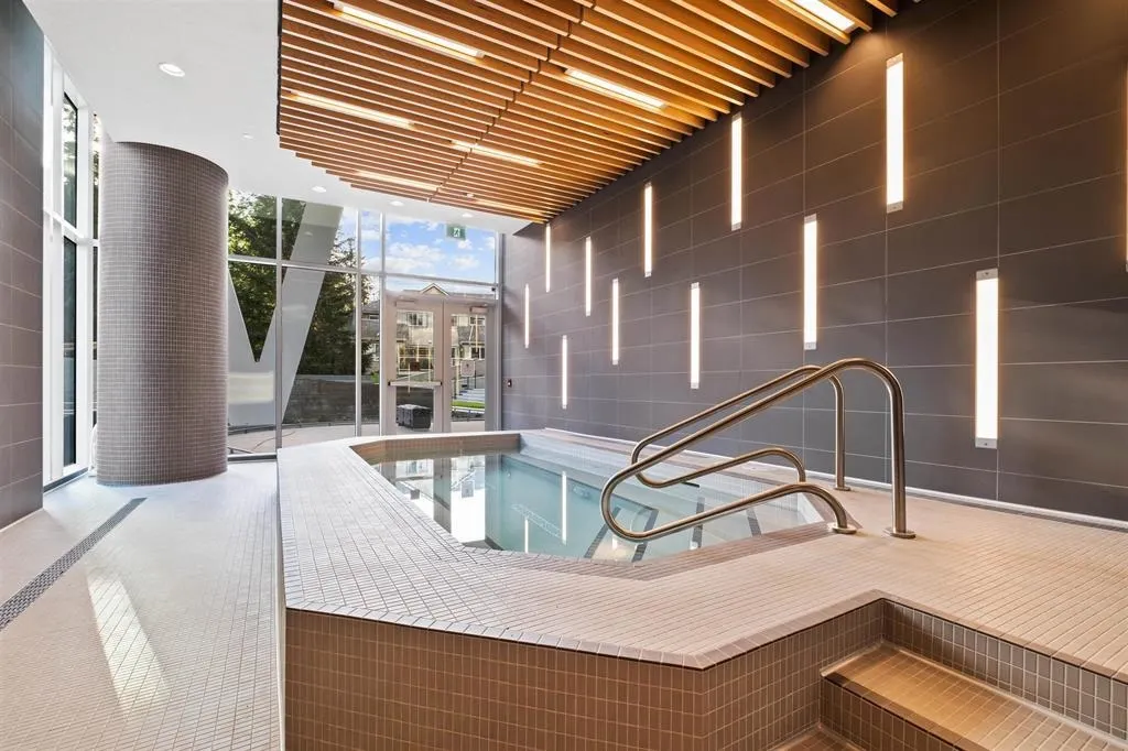 2208 200 Klahanie Court