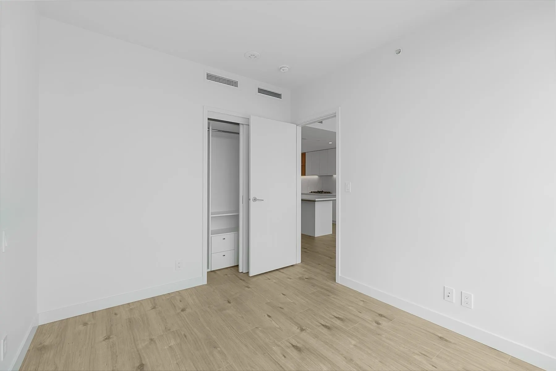 4004 720 Farrow Street