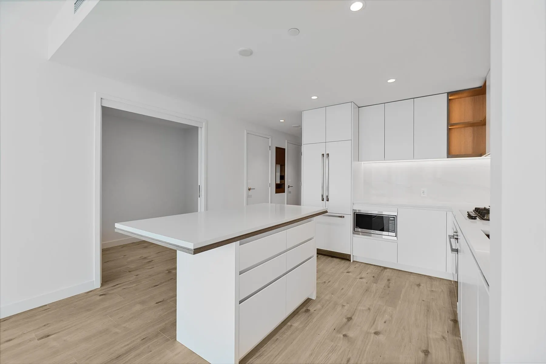 4004 720 Farrow Street