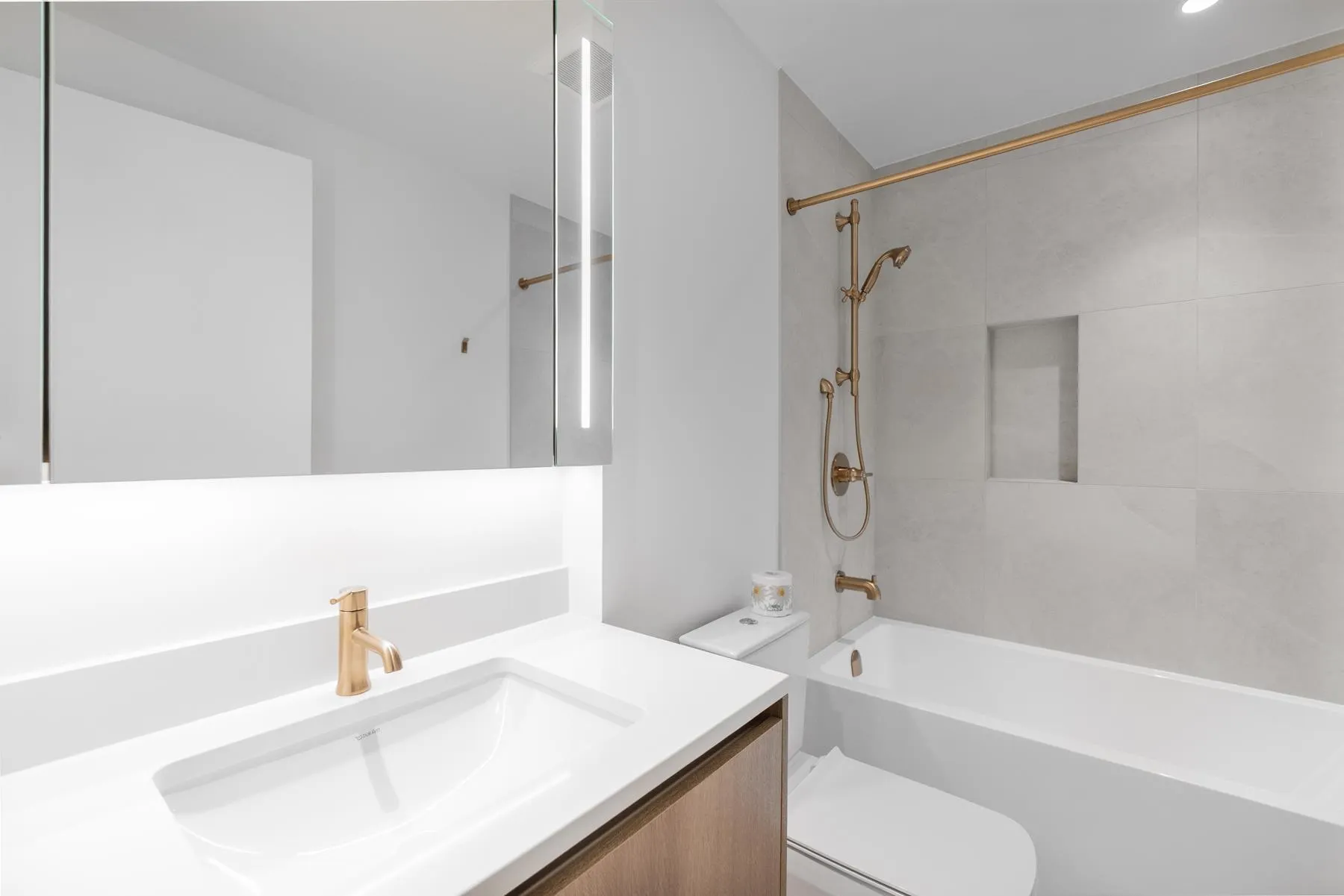 4004 720 Farrow Street