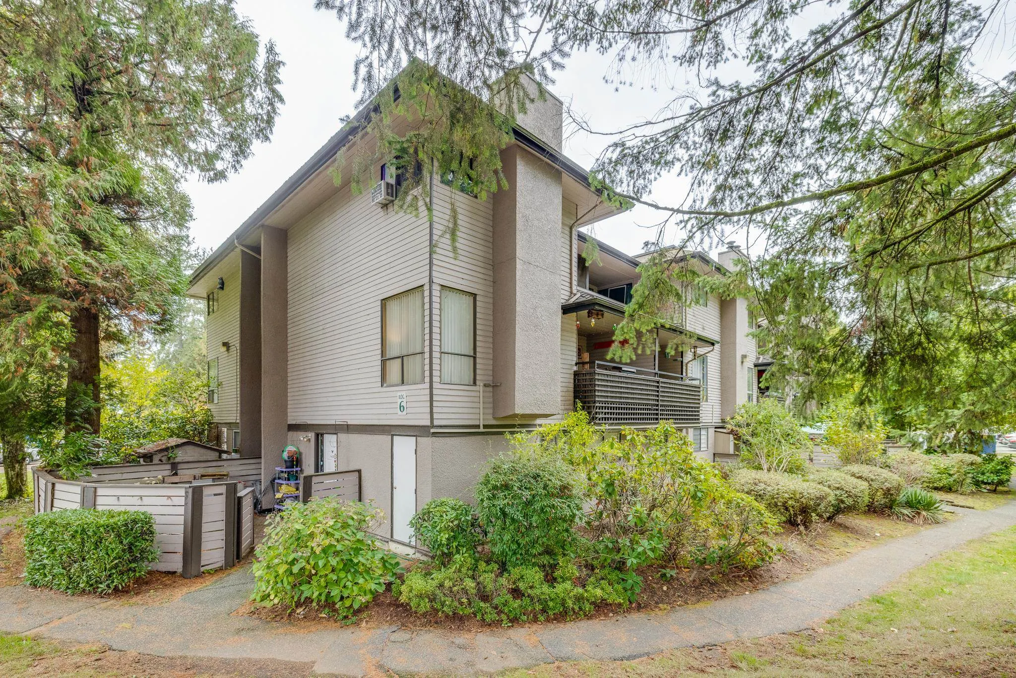 14834 Holly Park Lane