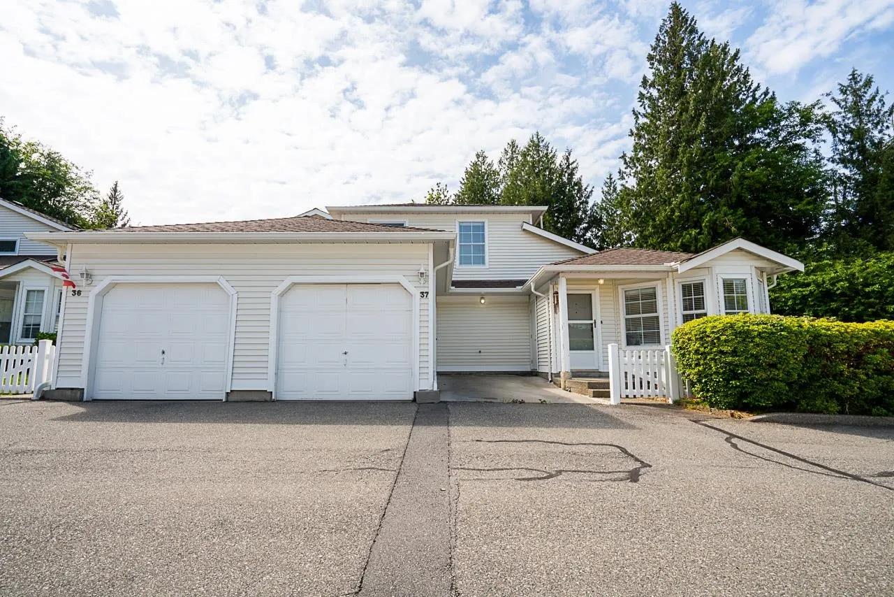 37 6537 138 Street