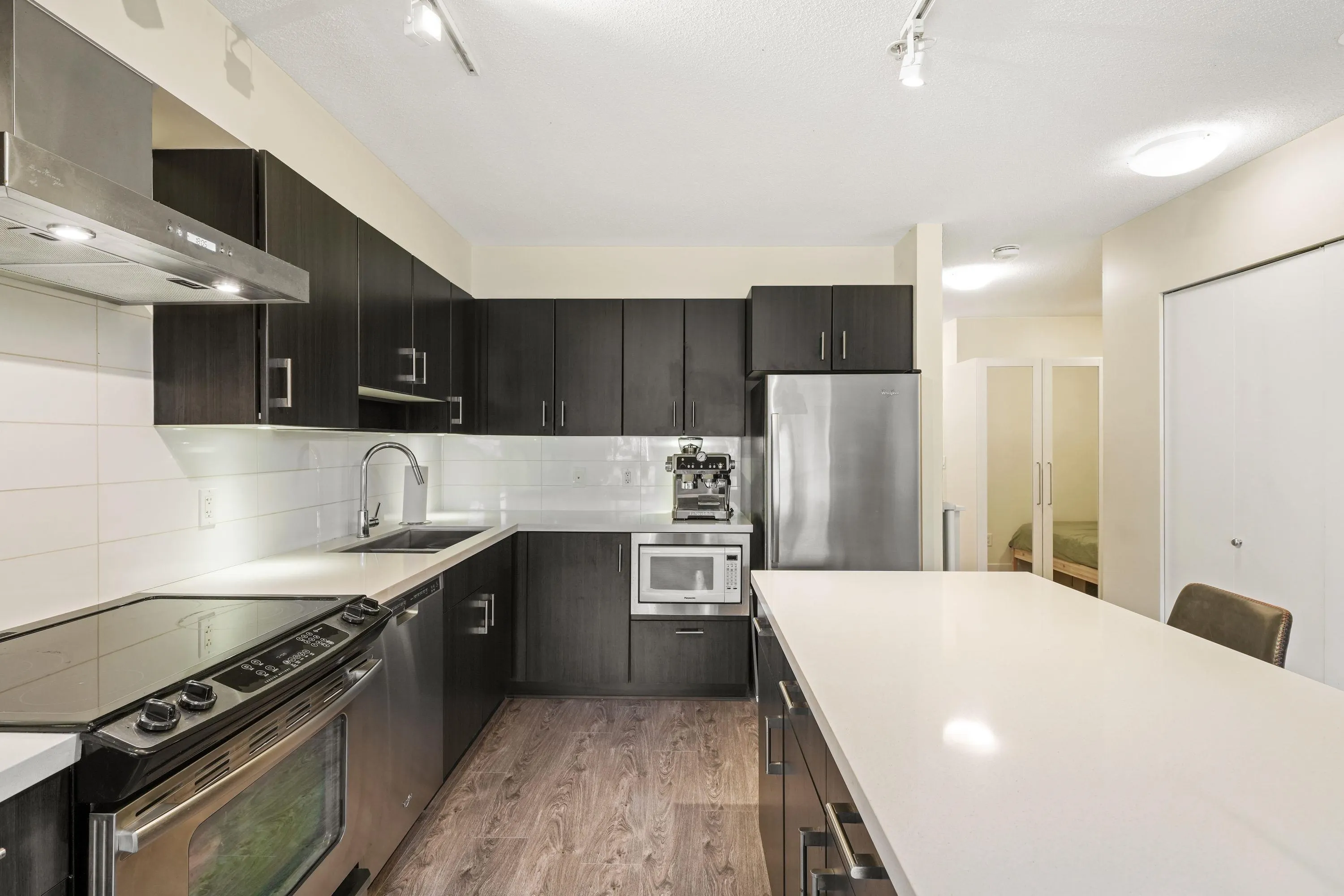 607 500 Royal Avenue