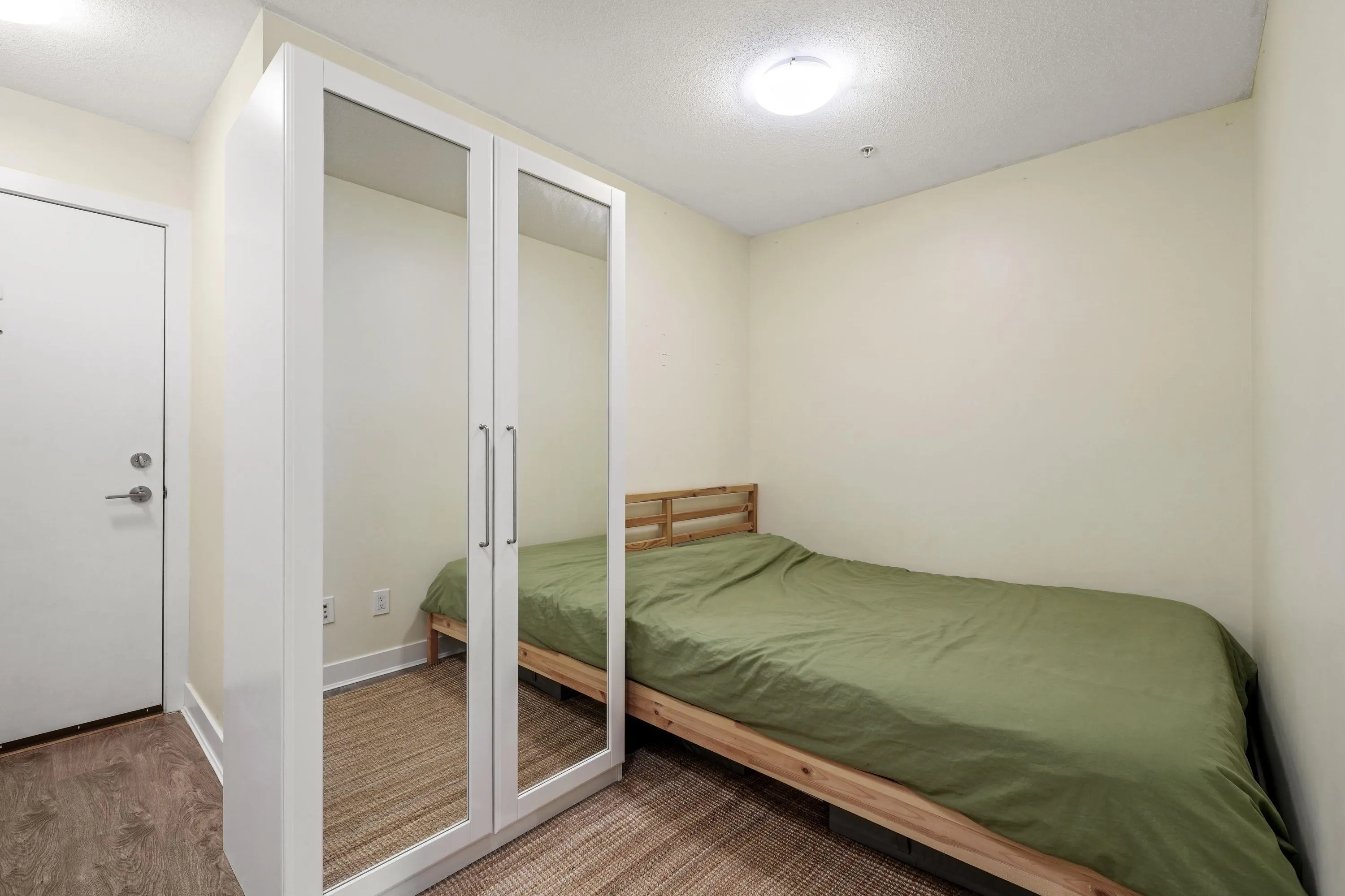 607 500 Royal Avenue