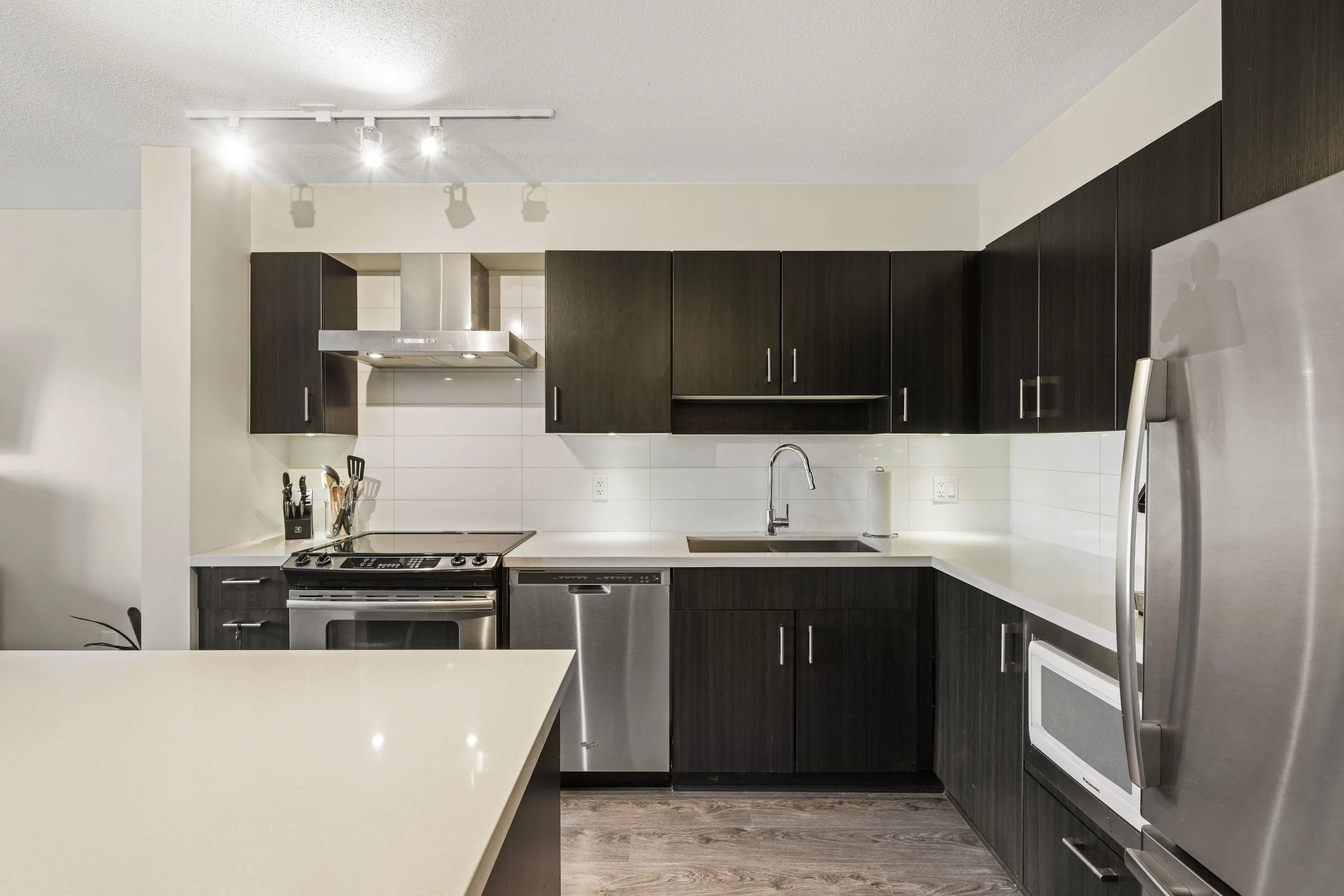 607 500 Royal Avenue