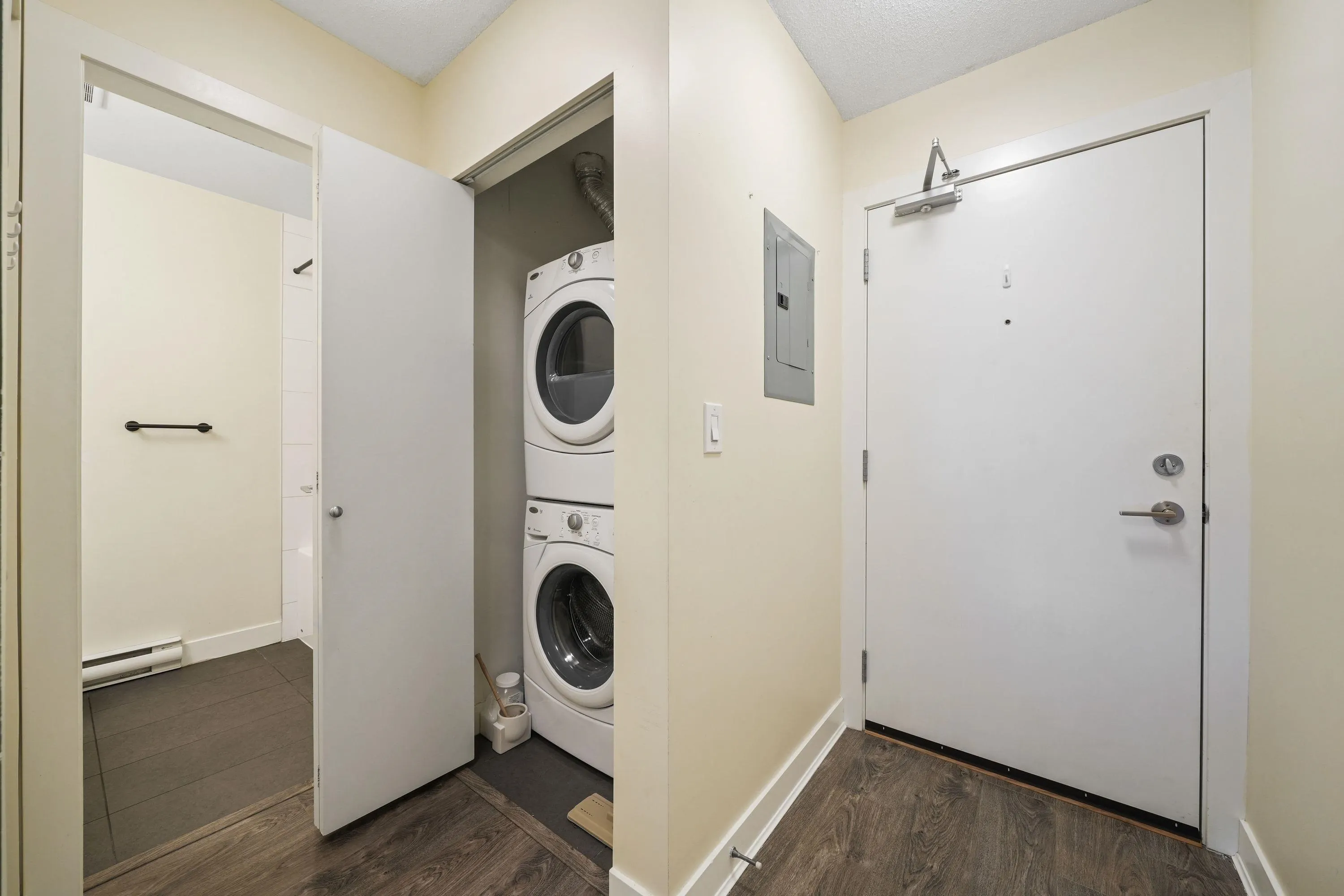 607 500 Royal Avenue