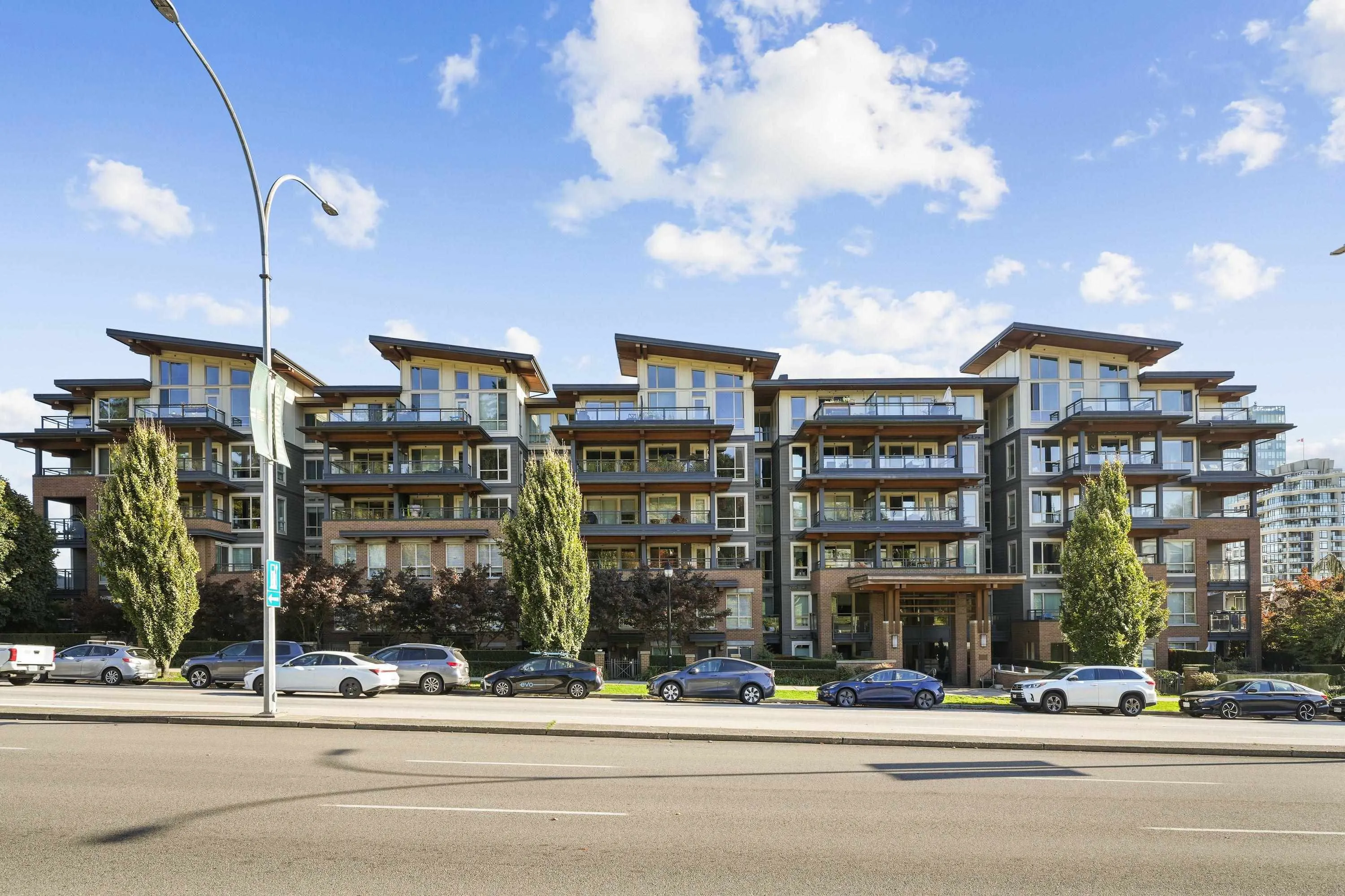 607 500 Royal Avenue