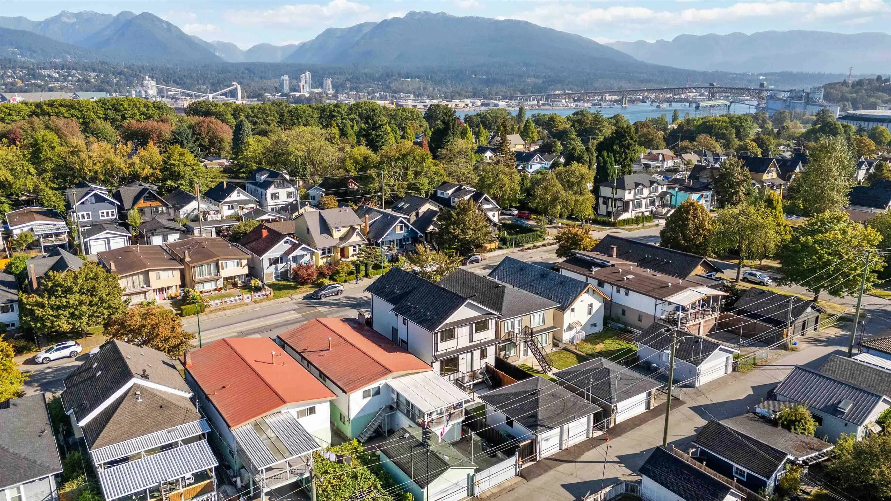 1 2658 Dundas Street