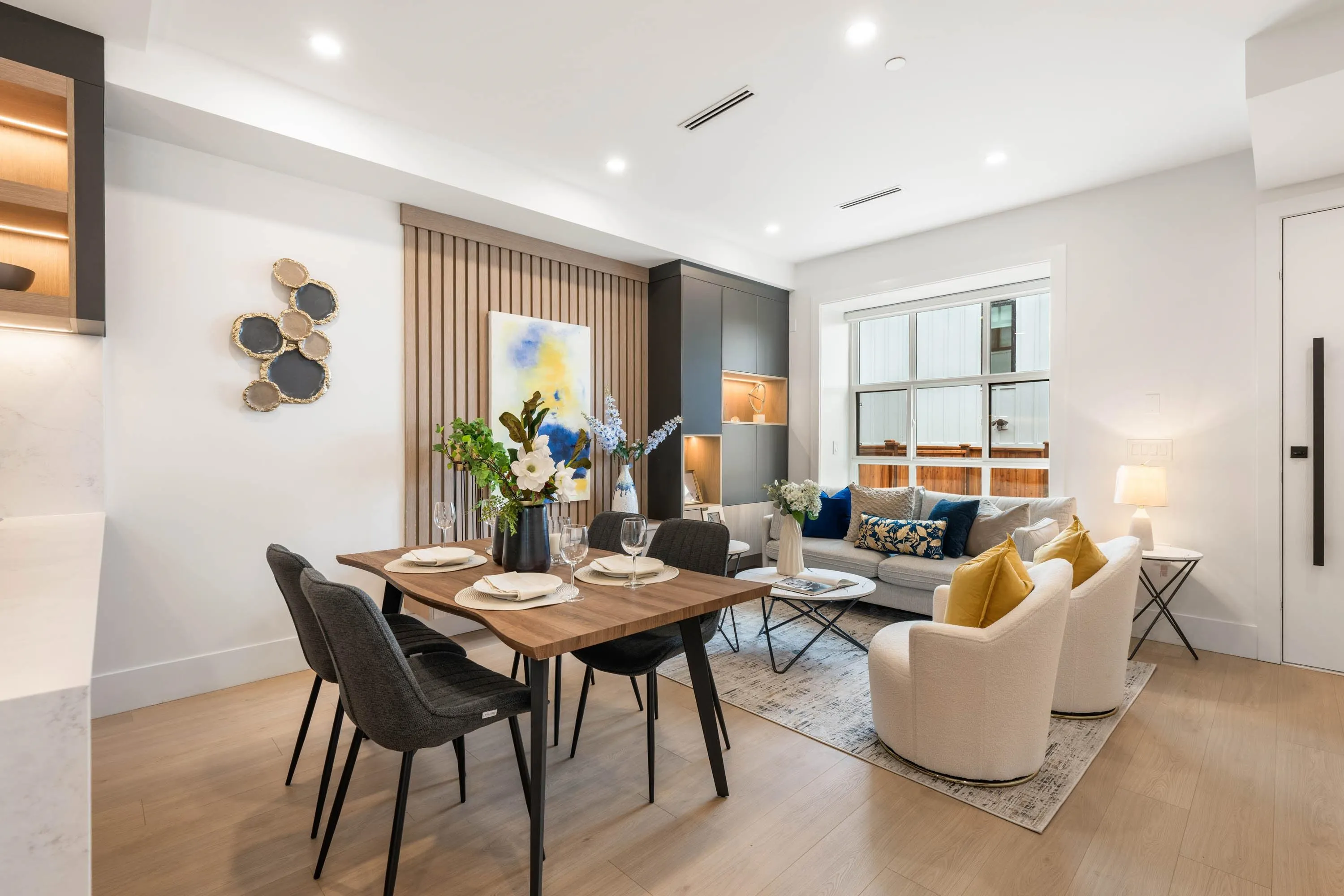 3 3065 Charles Street