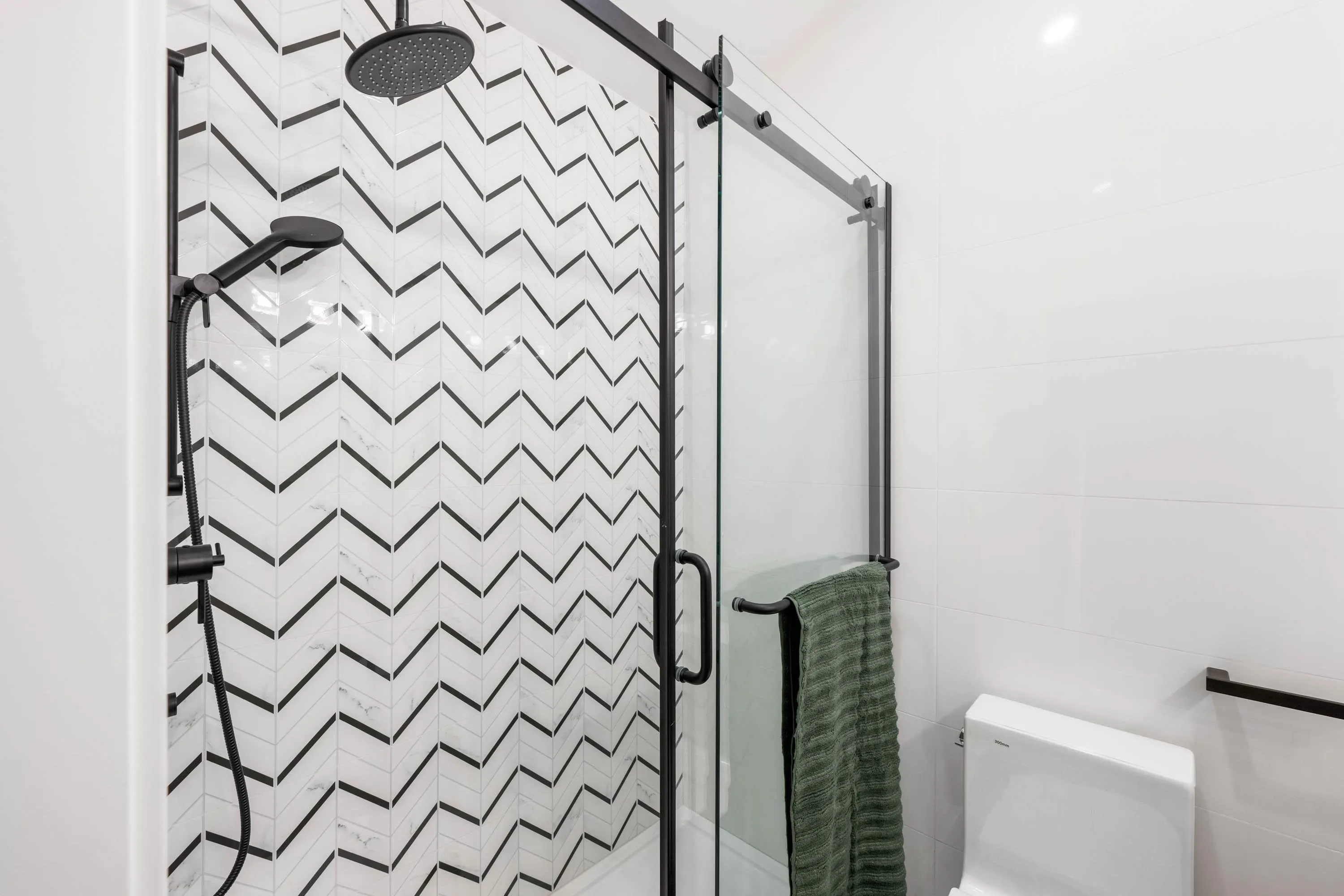 3 3065 Charles Street