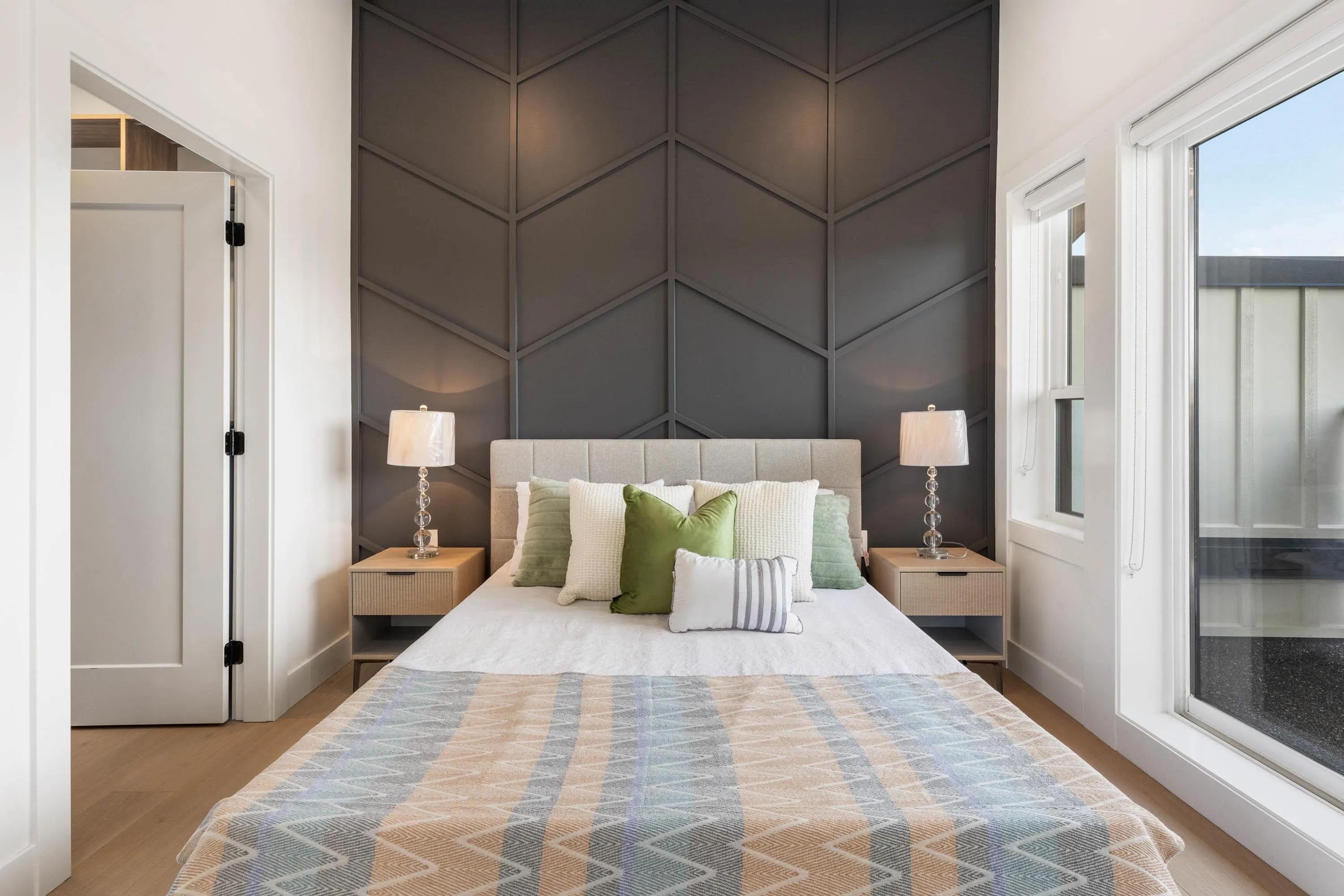 3 3065 Charles Street