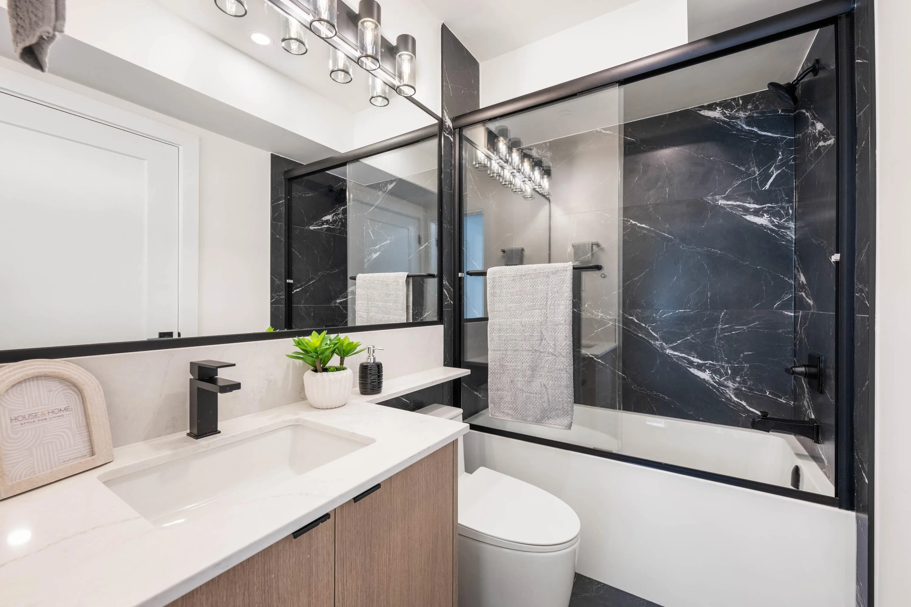 3 3065 Charles Street