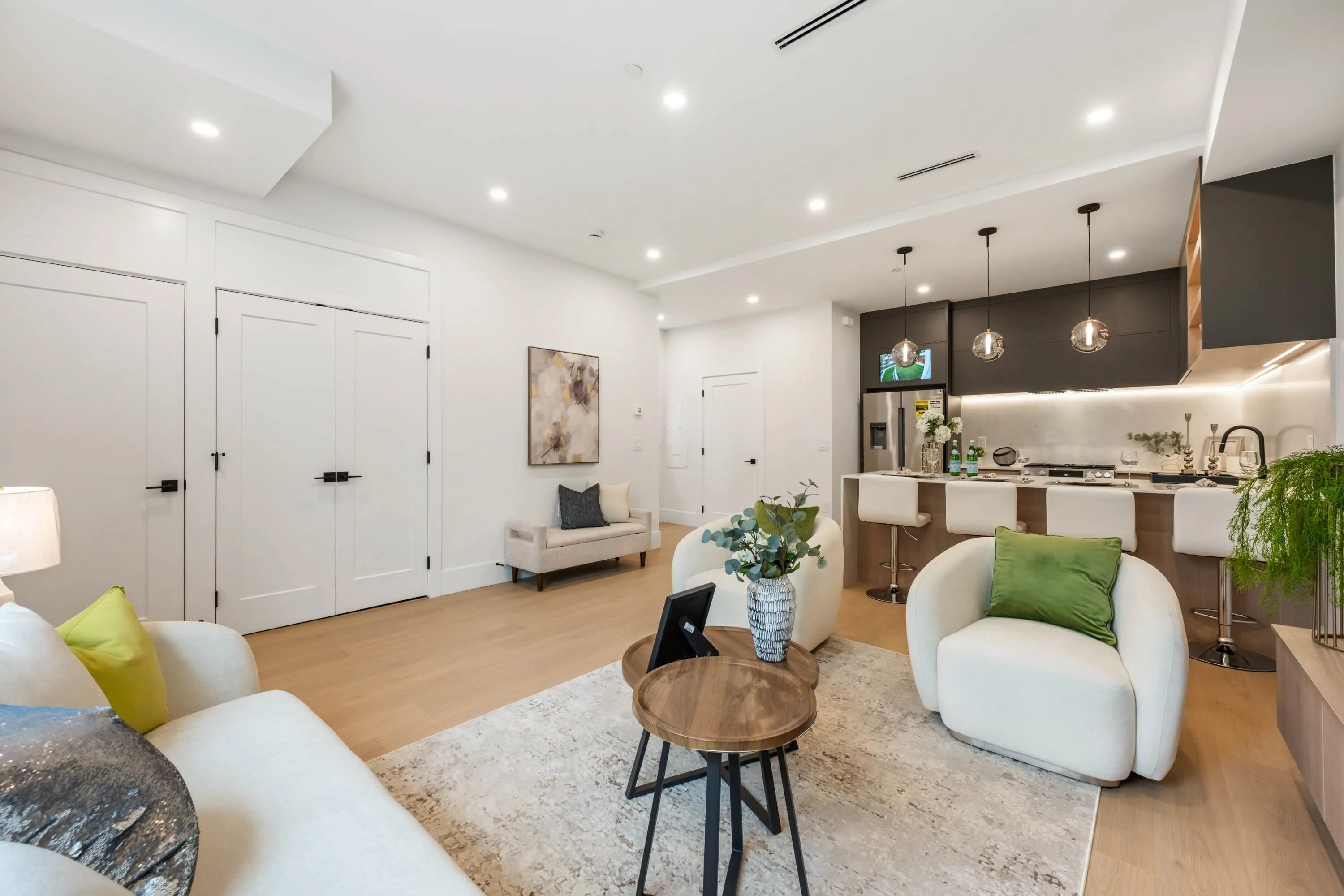 1 3065 Charles Street