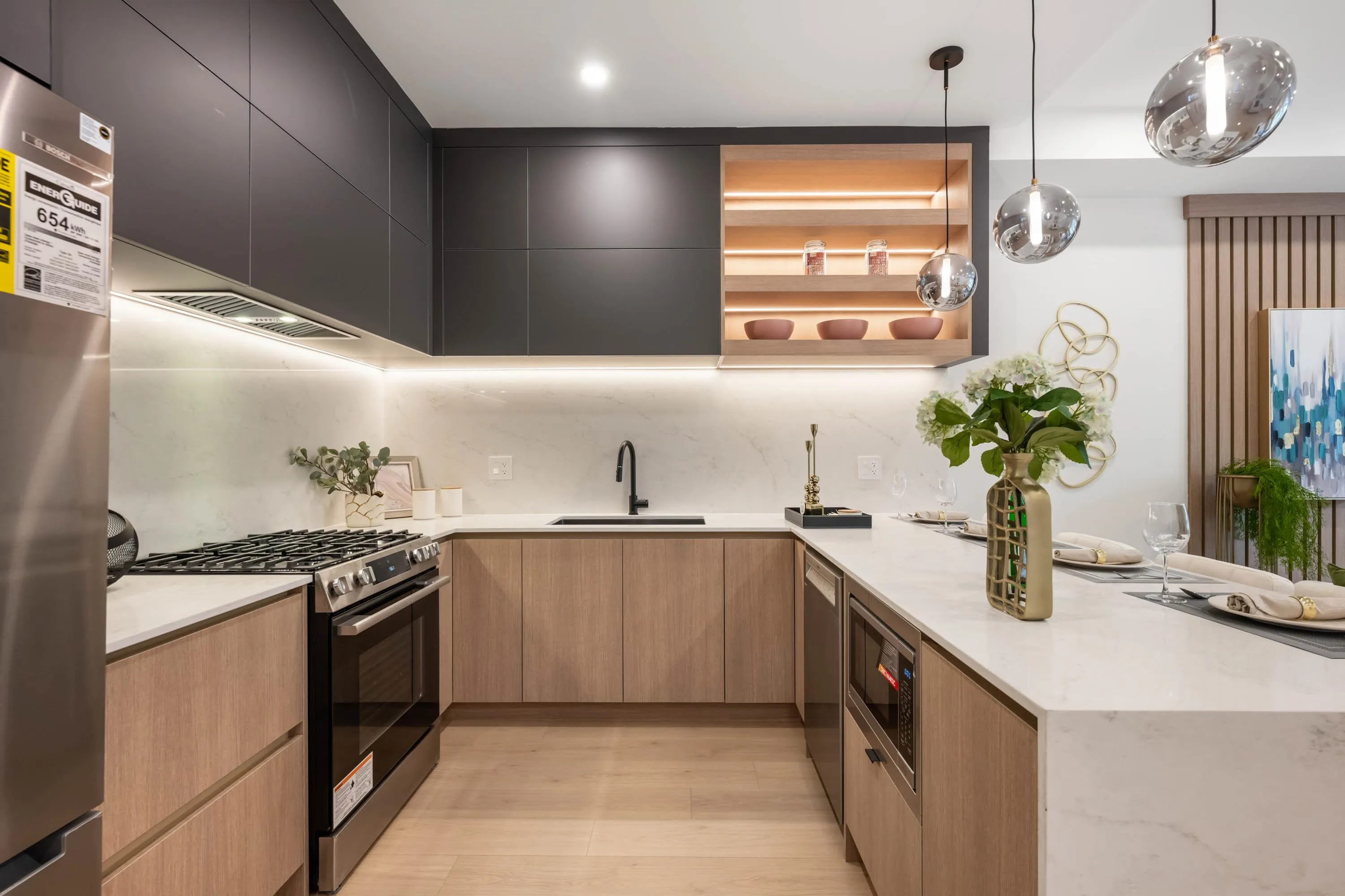 1 3065 Charles Street