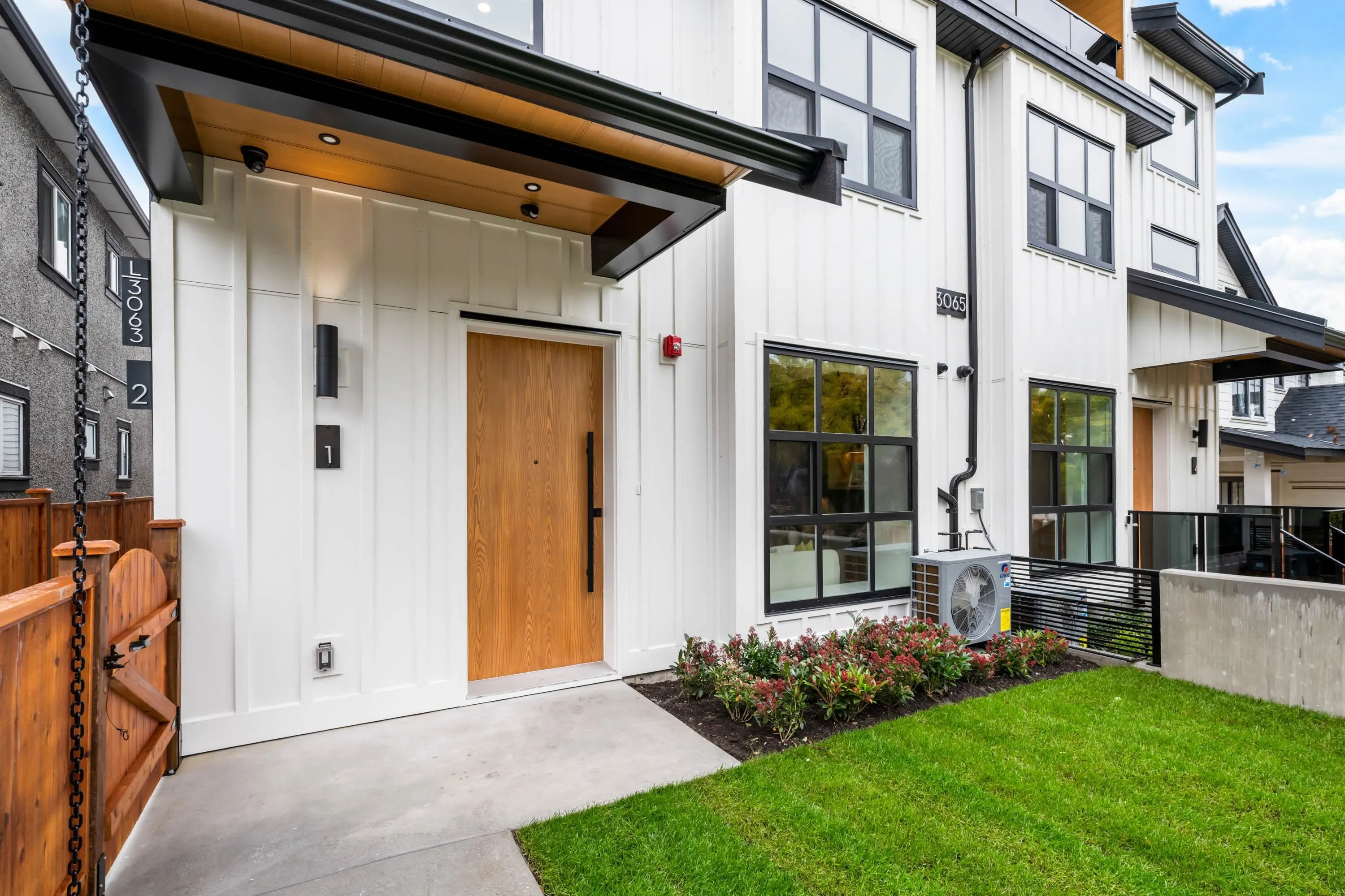 1 3065 Charles Street