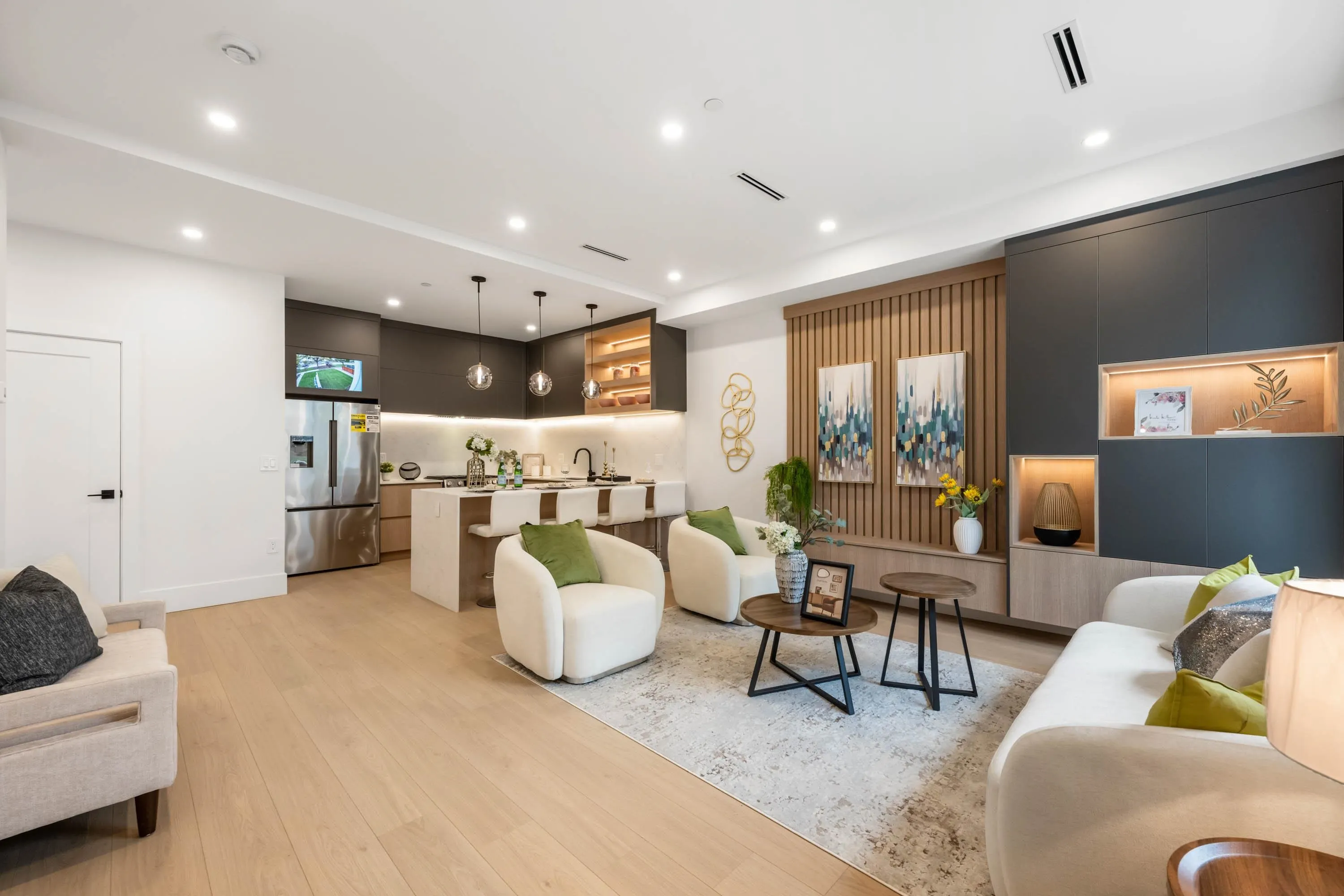 1 3065 Charles Street