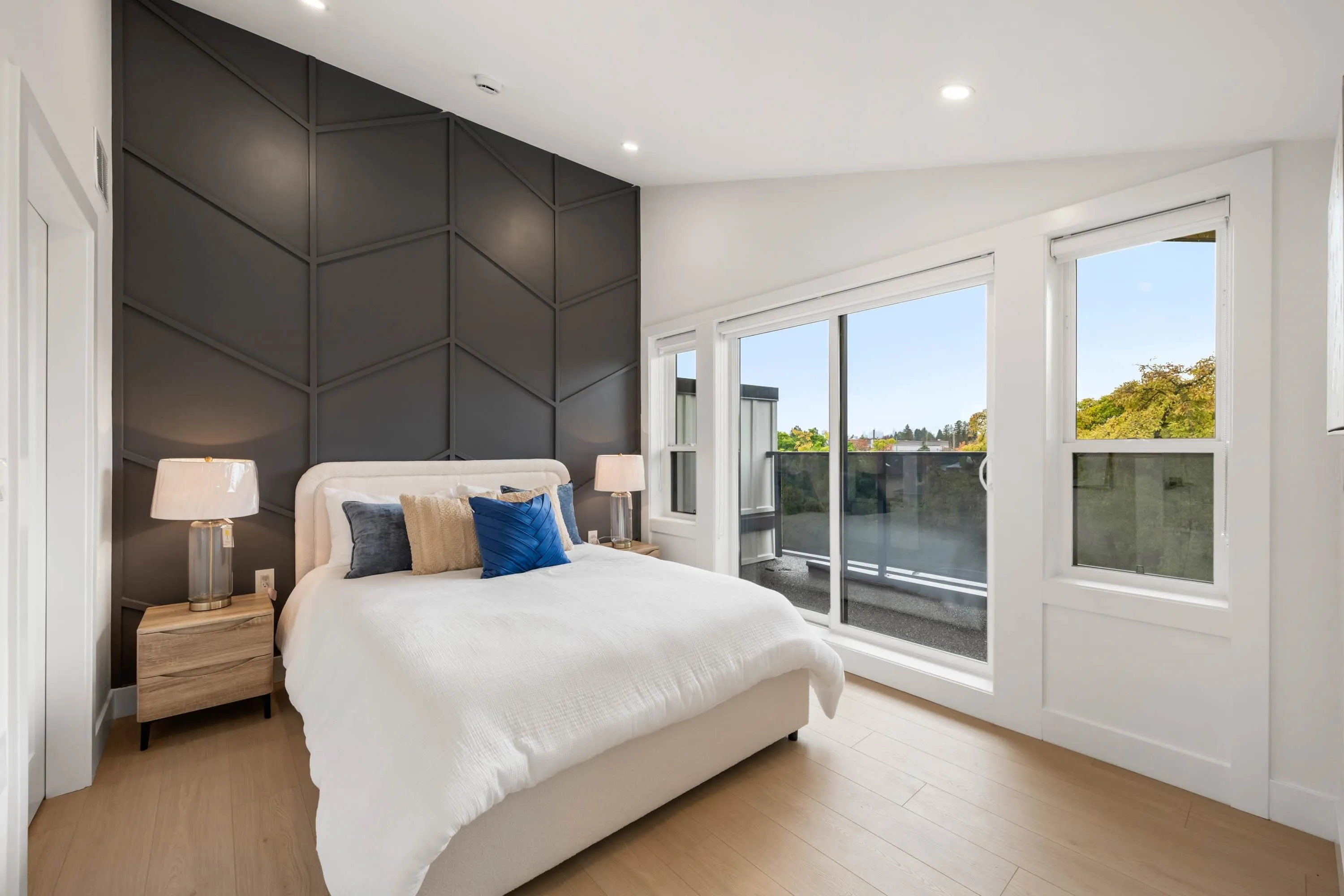 1 3065 Charles Street