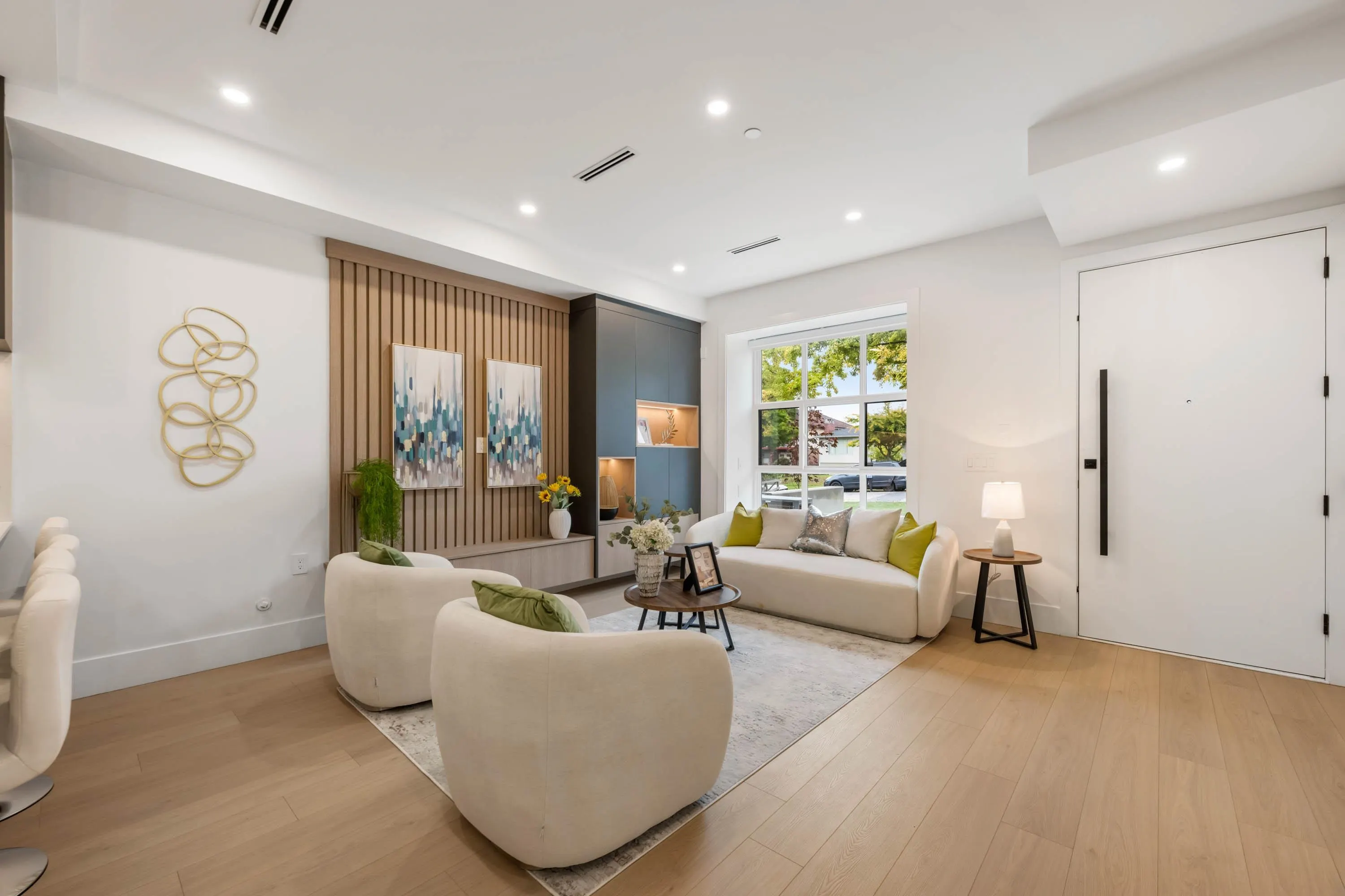 1 3065 Charles Street