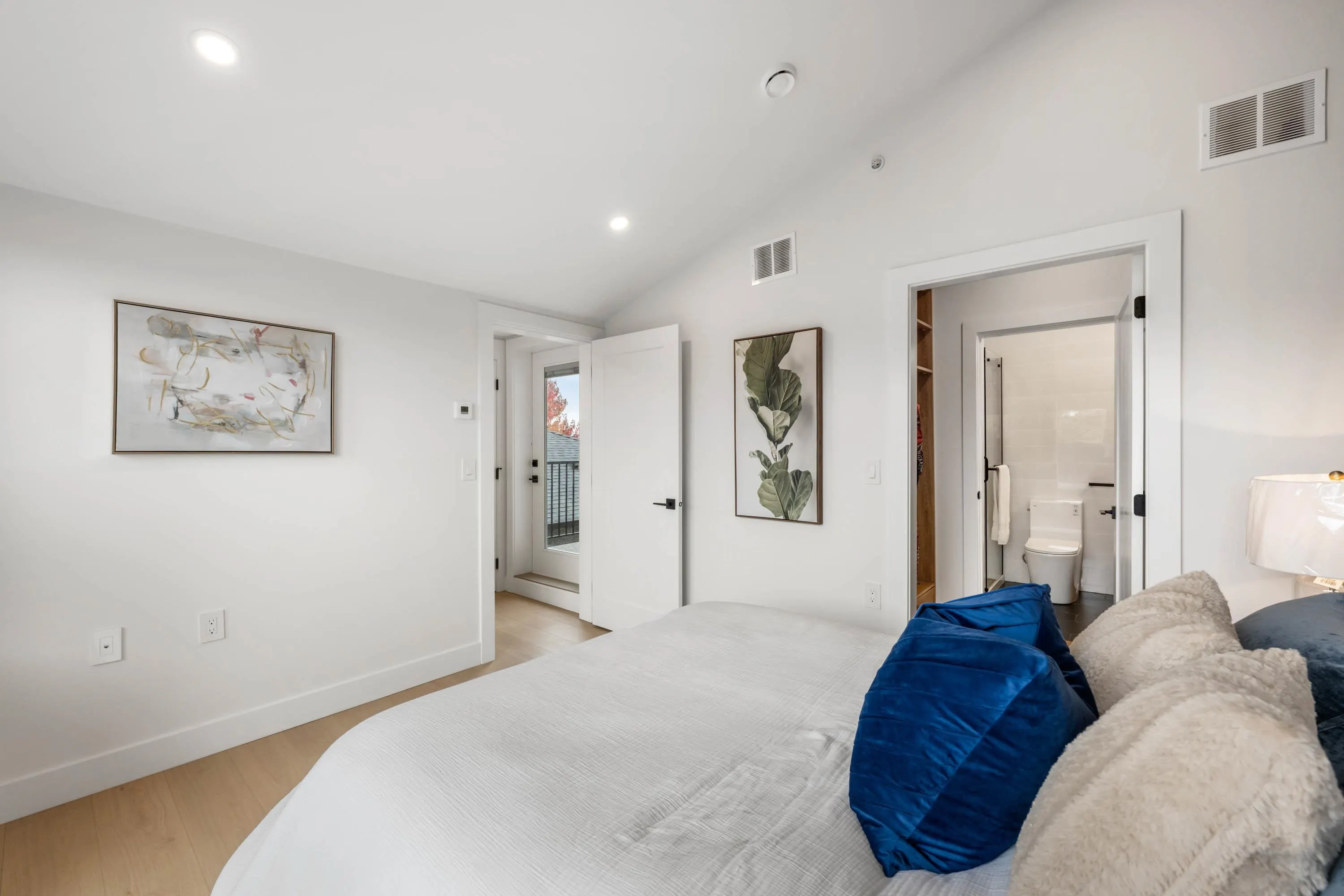 1 3065 Charles Street