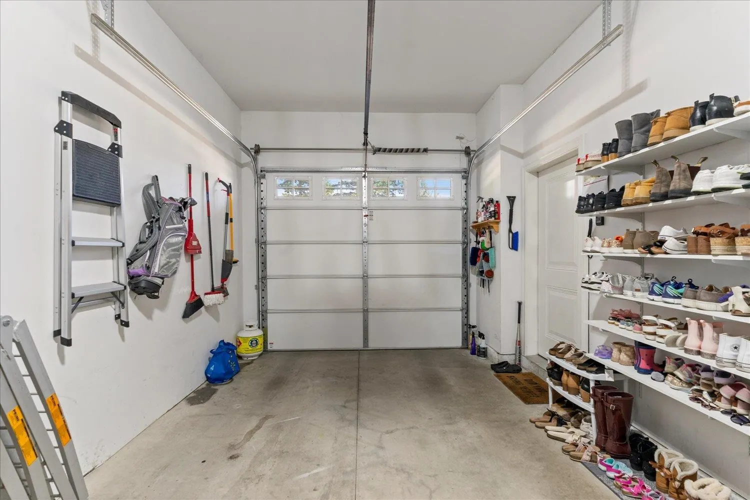 62 6026 Lindeman Street