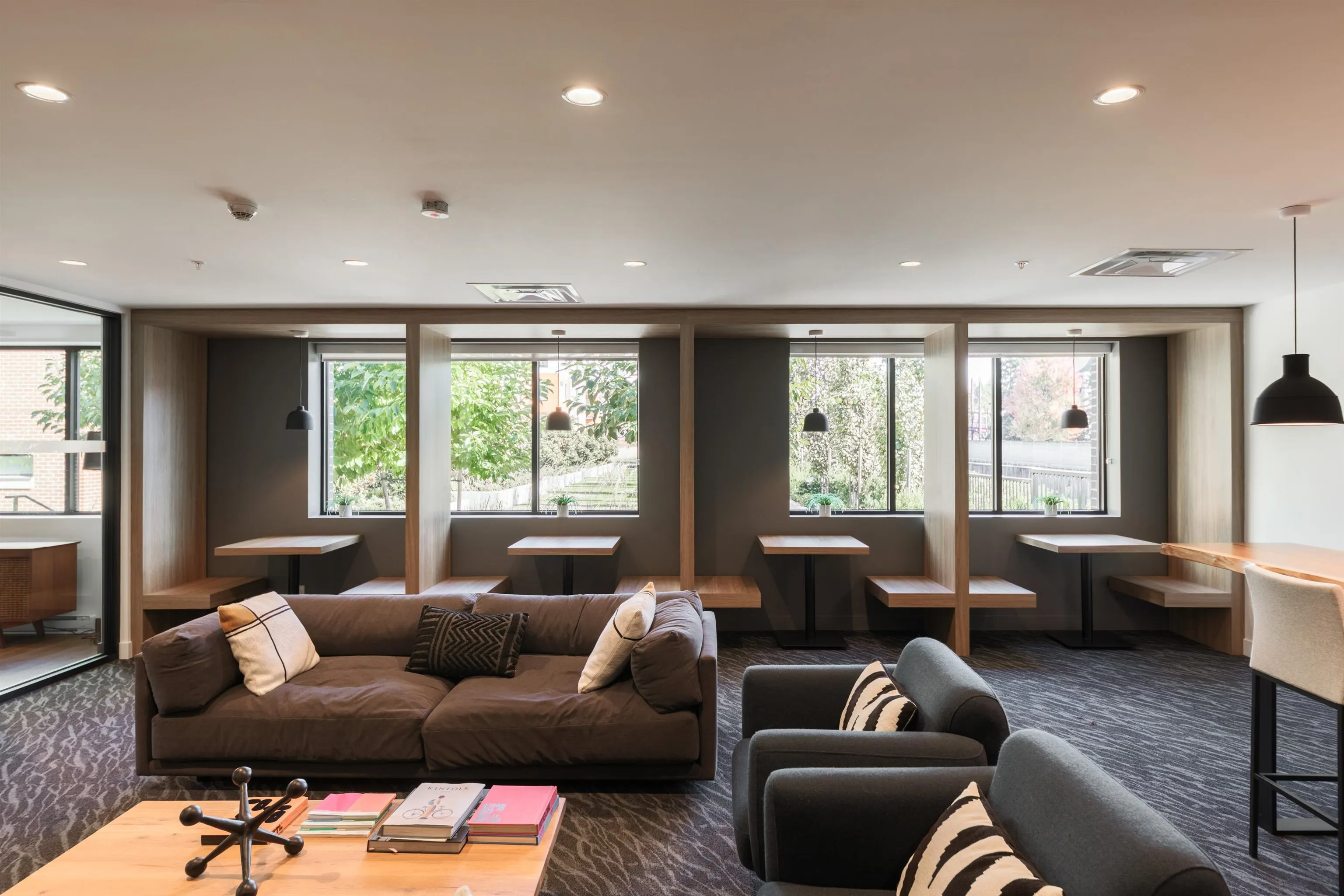 618 3131 Murray Street