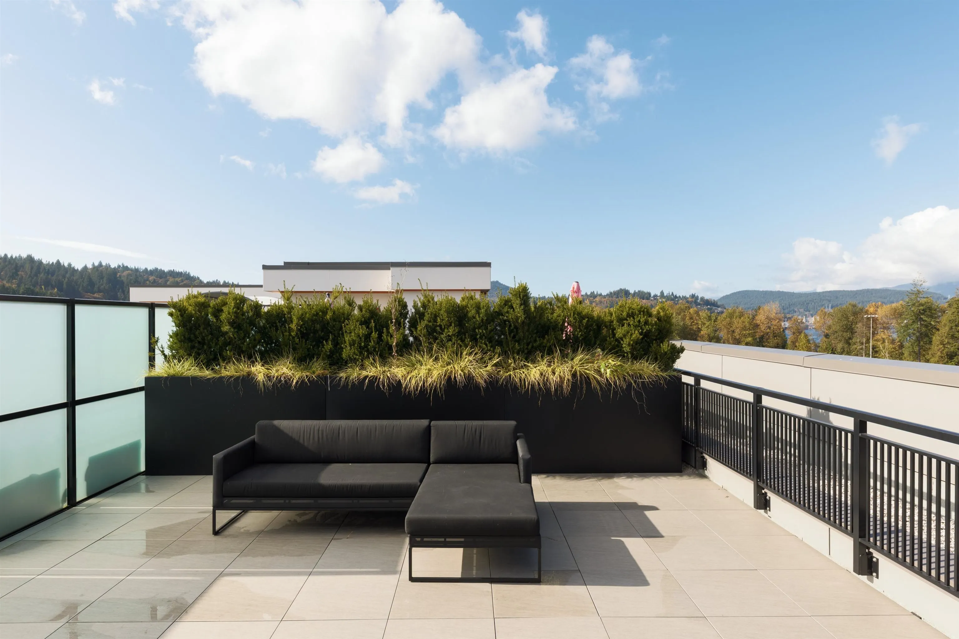 618 3131 Murray Street